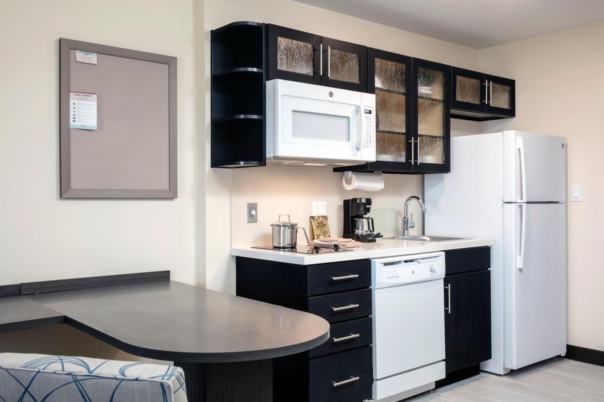 Candlewood Suites - Miami Exec Airport - Kendall by IHG interior in Kendall, FL — gallery photo 2