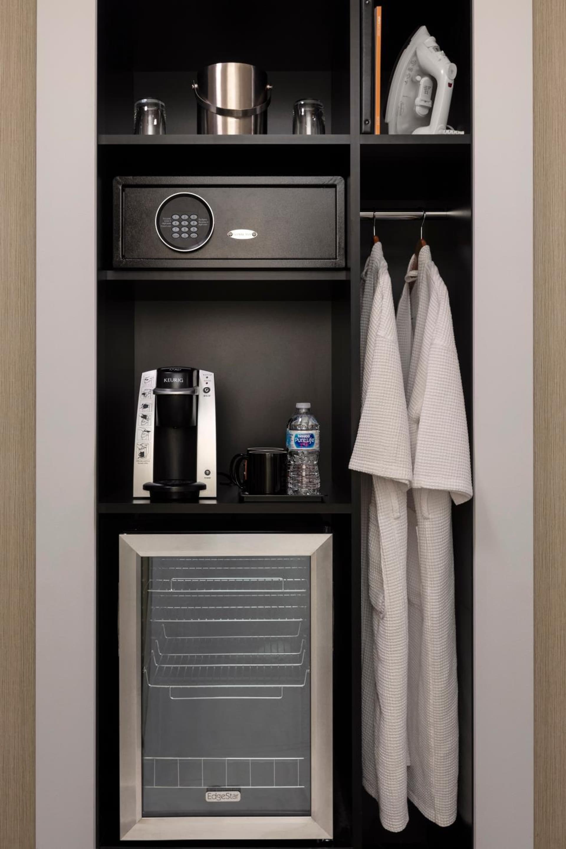 Executive Hotel Pacific gallery photo in Seattle, WA — image 21