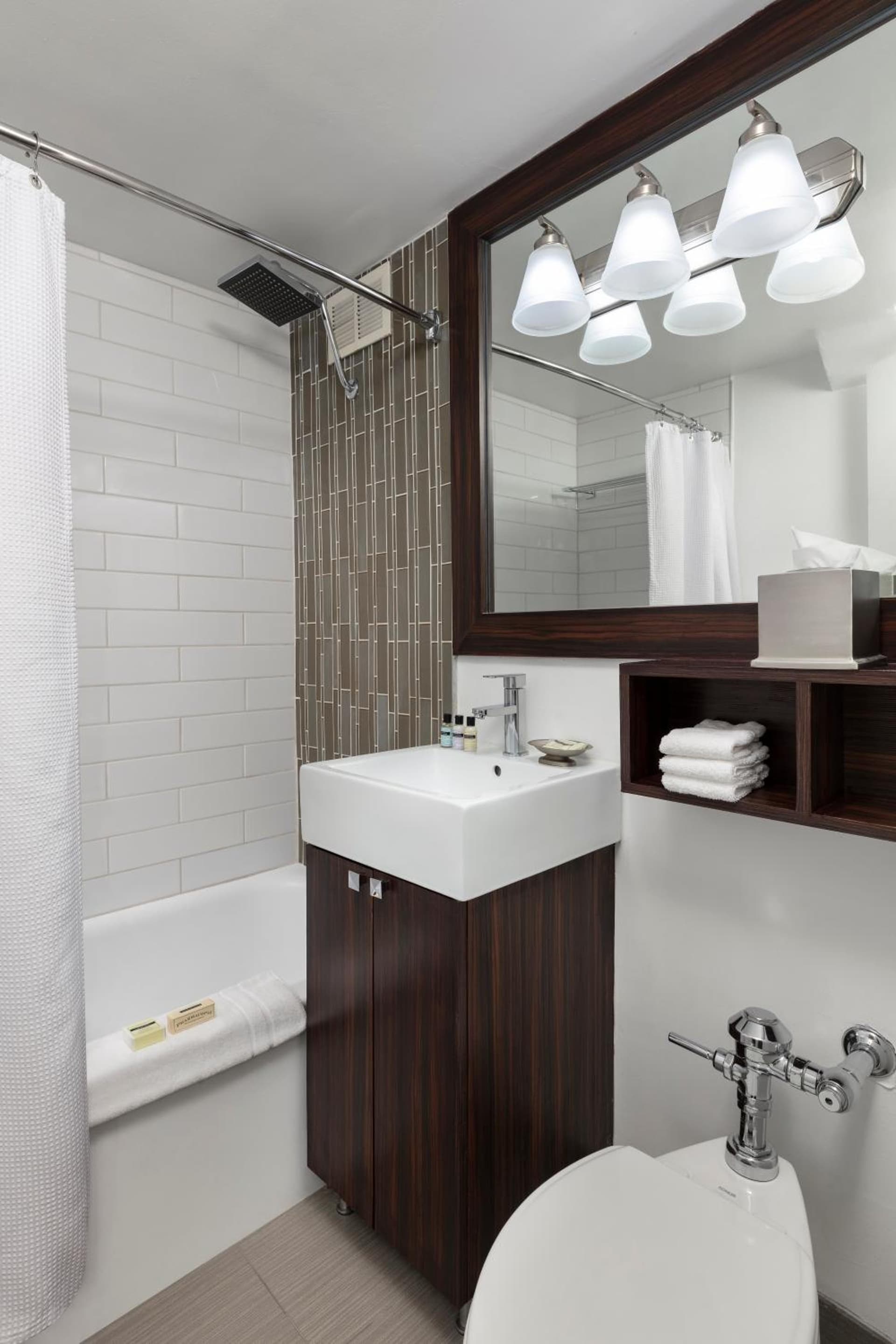 Executive Hotel Pacific gallery photo in Seattle, WA — image 29