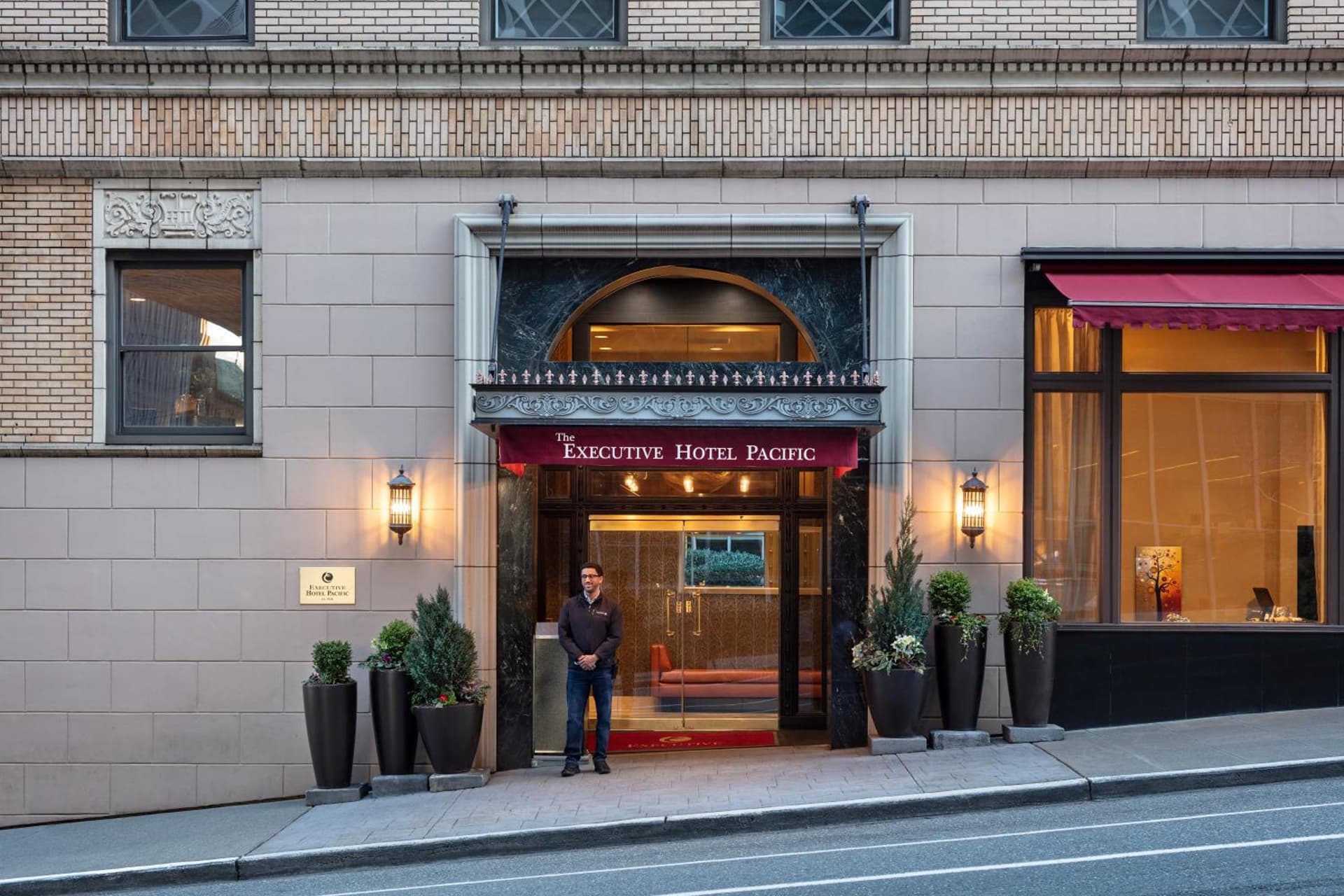 Executive Hotel Pacific interior in Seattle, WA — gallery photo 2
