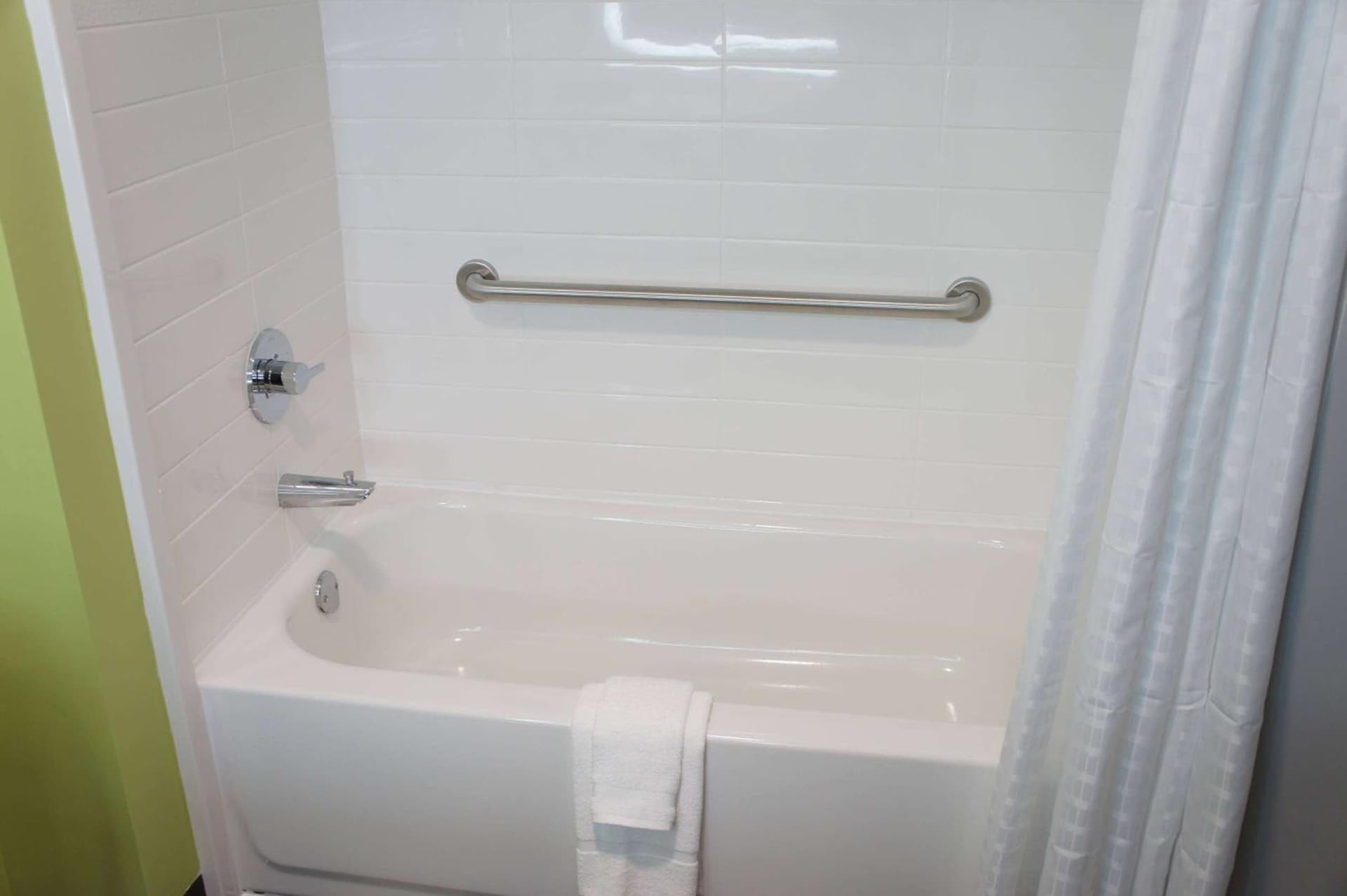 La Quinta Inn & Suites by Wyndham Braselton gallery photo in Braselton, GA — image 90