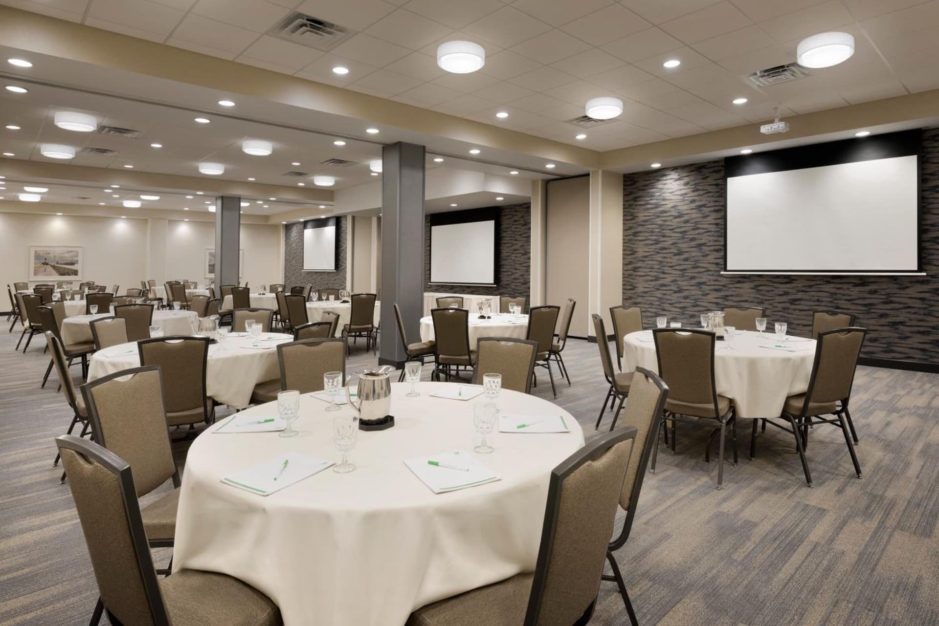 Holiday Inn & Suites Duluth-Downtown by IHG gallery photo in Duluth, MN — image 23