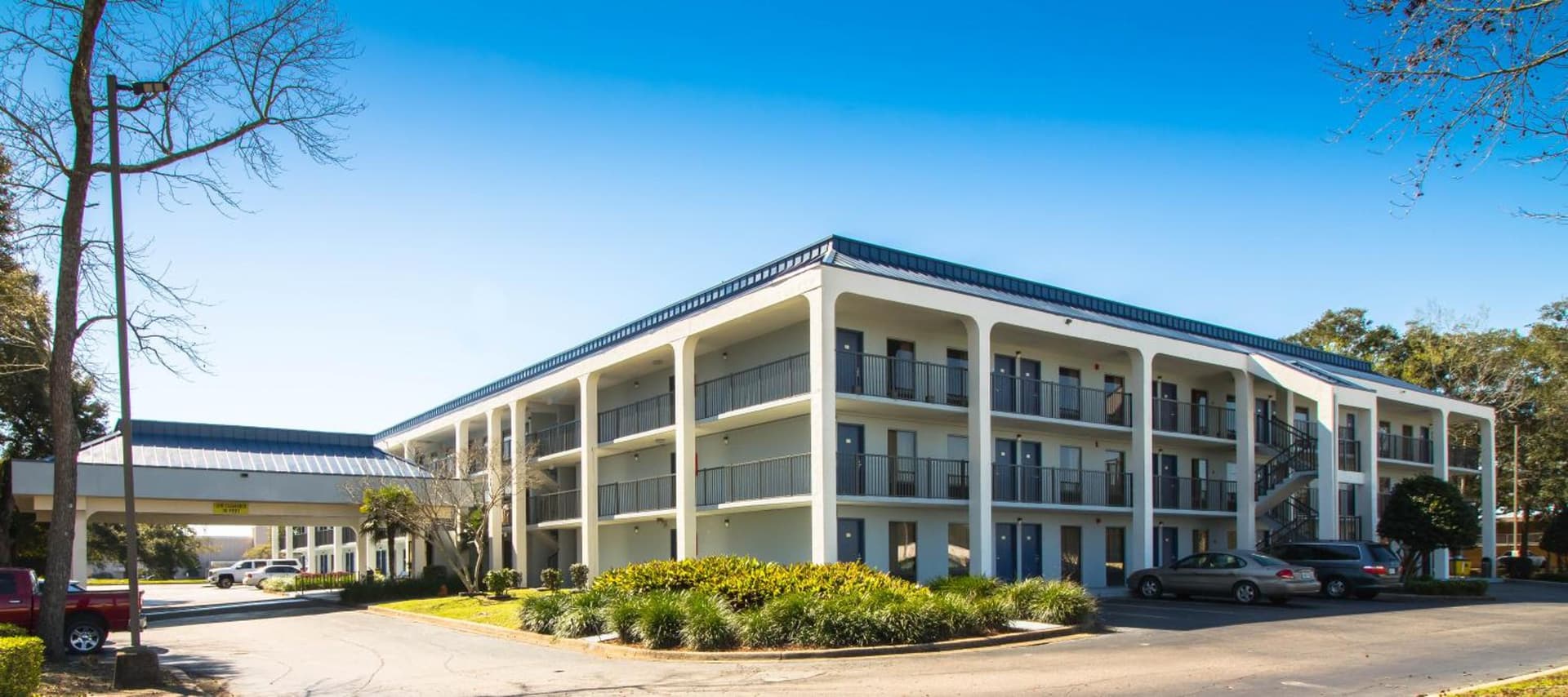 Sweet Dream Inn - University Park exterior or lobby in Pensacola, FL — main listing photo