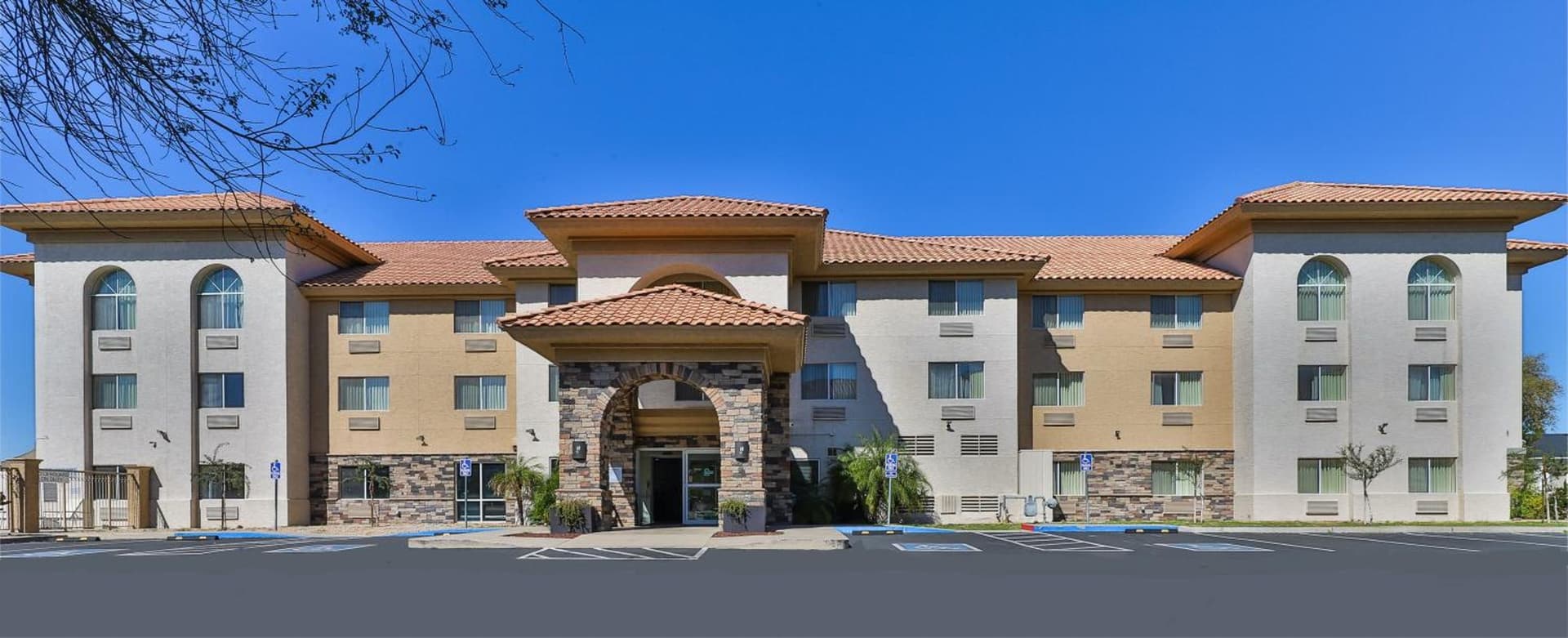Wingate by Wyndham Chandler Phoenix featured exterior or lobby in Chandler, AZ — similar hotel