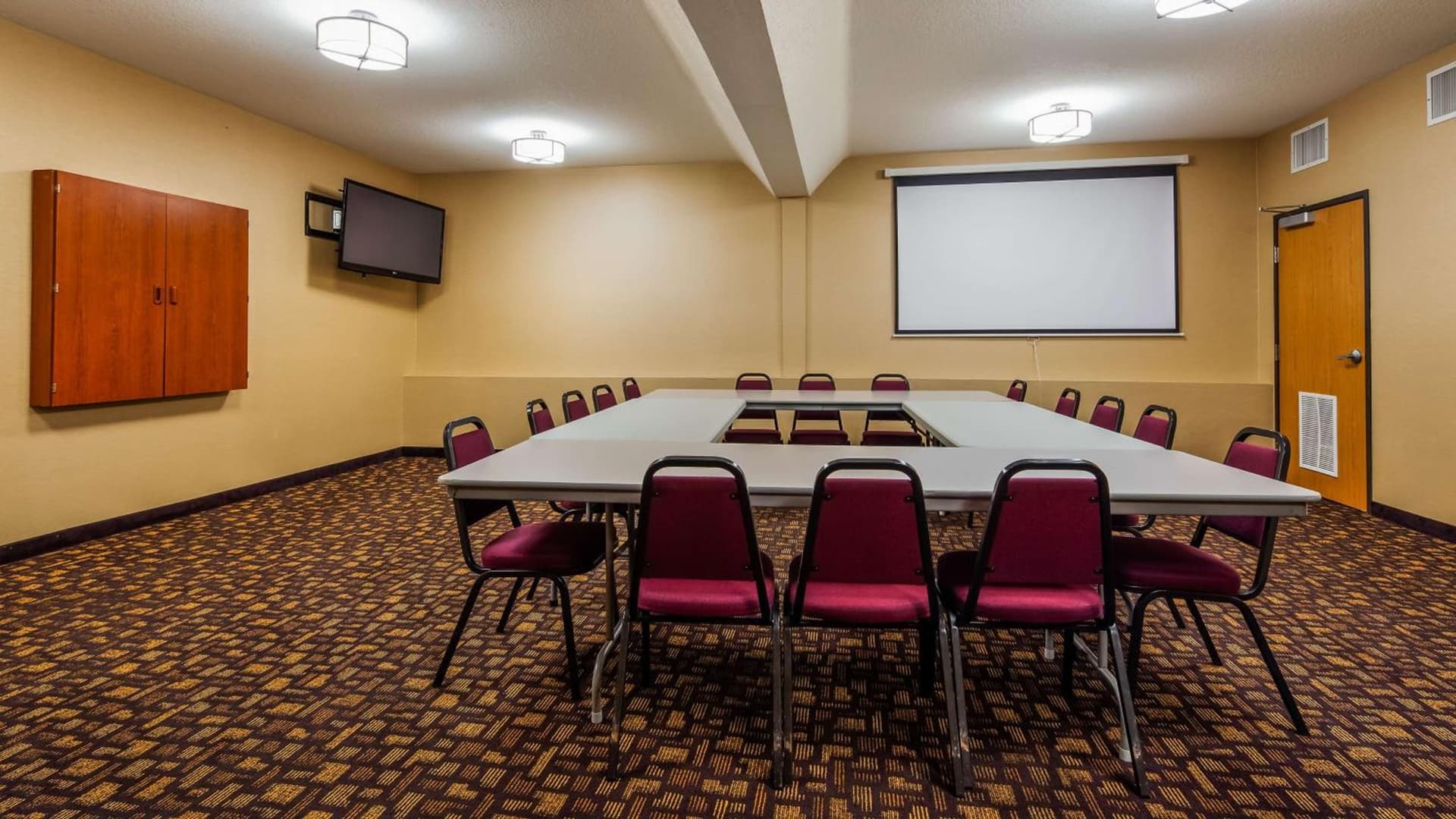 Best Western PLUS Vancouver Mall Drive property views in Vancouver, WA — gallery photo 3