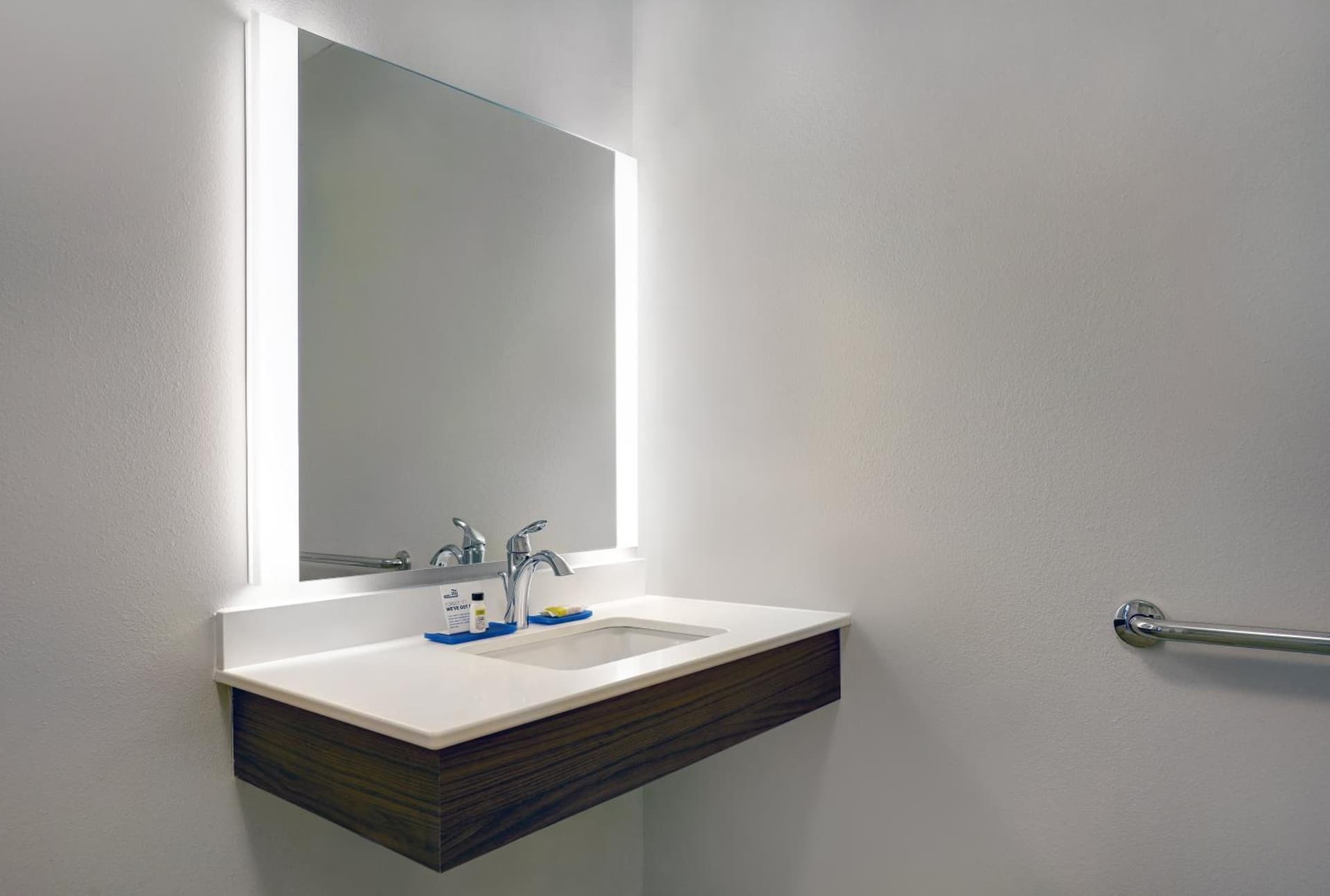 Holiday Inn Express & Suites - Lenexa - Overland Park Area by IHG gallery photo in Lenexa, KS — image 6