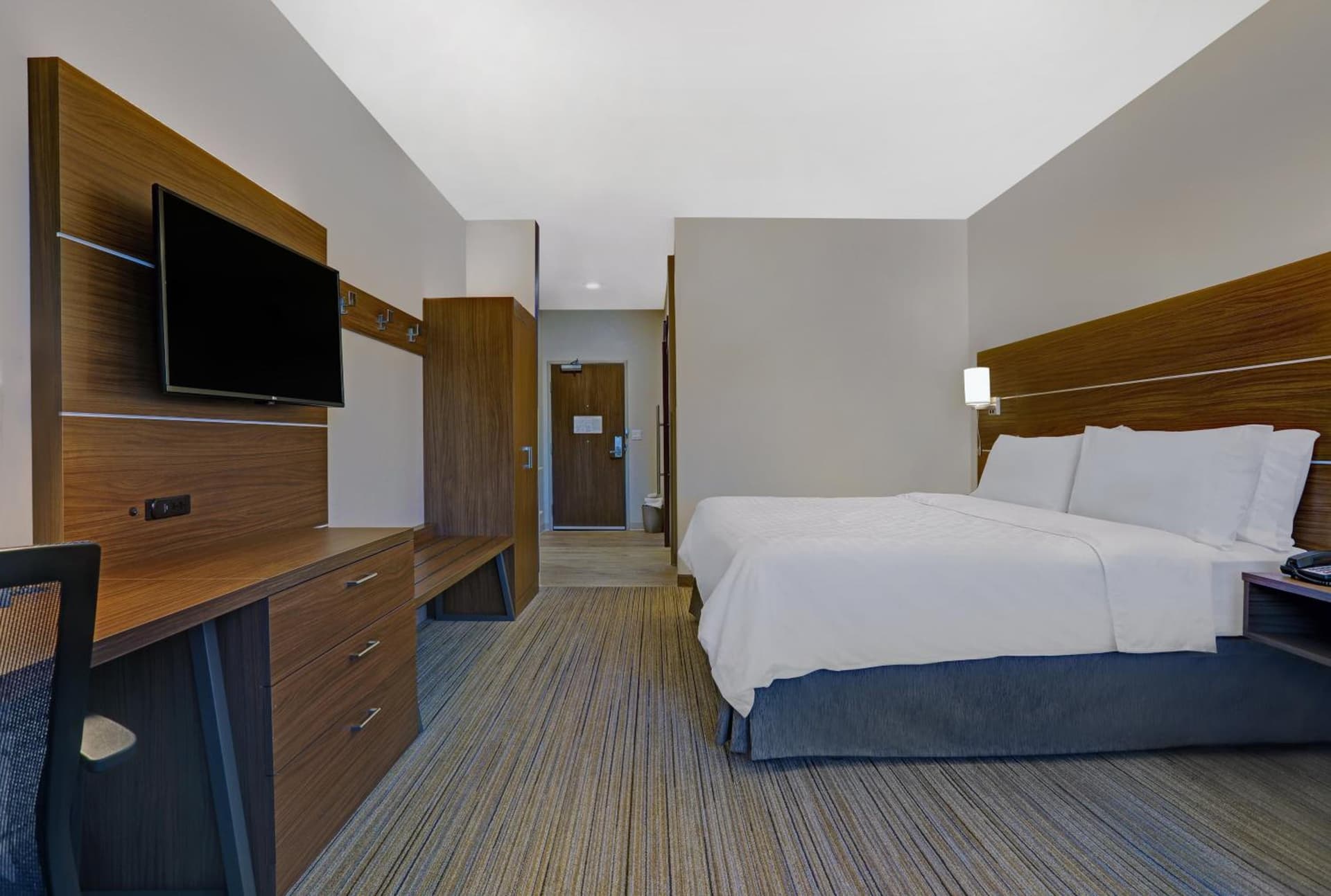 Holiday Inn Express & Suites - Lenexa - Overland Park Area by IHG property views in Lenexa, KS — gallery photo 3