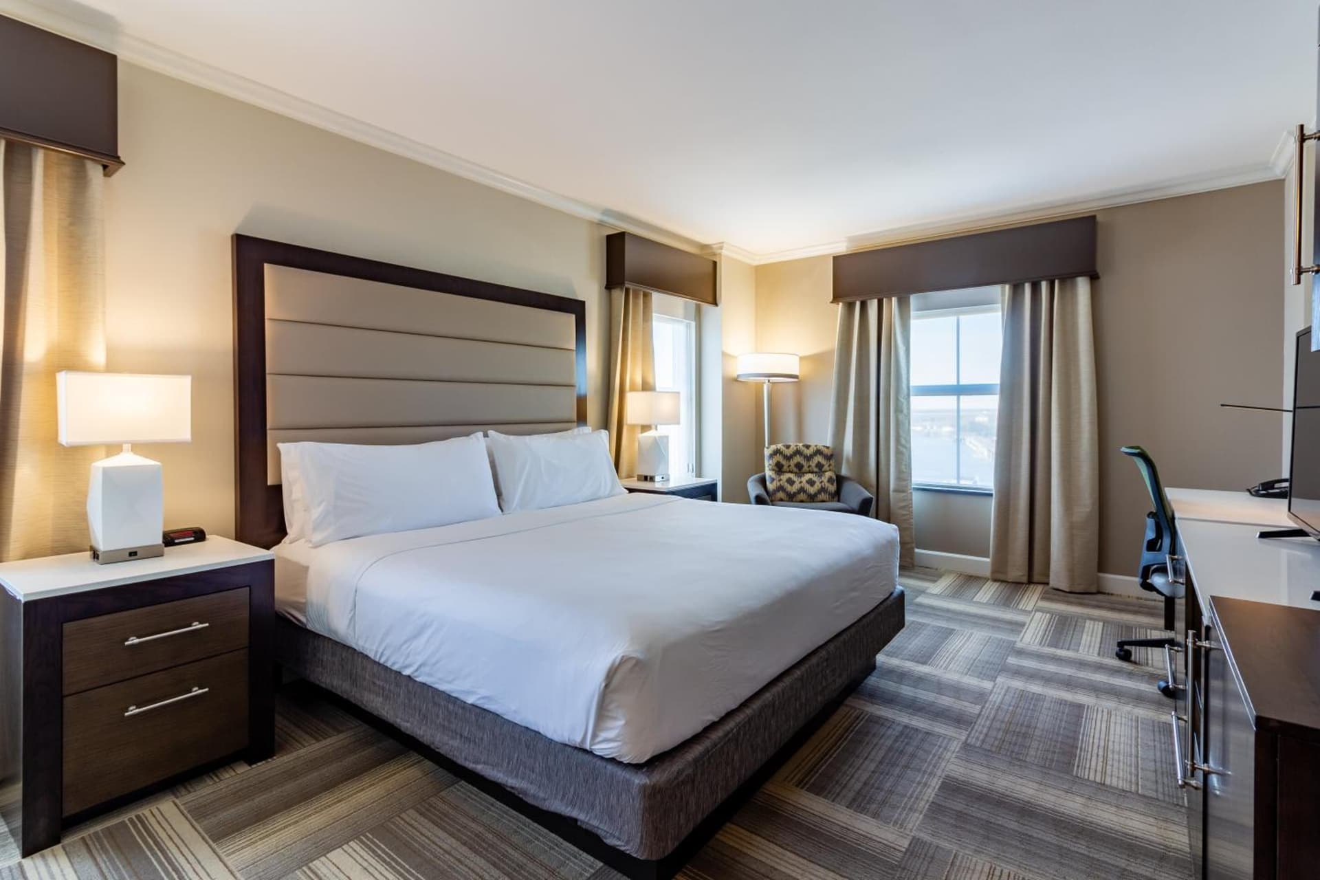 Holiday Inn Express Savannah - Historic District gallery photo in Savannah, GA — image 41