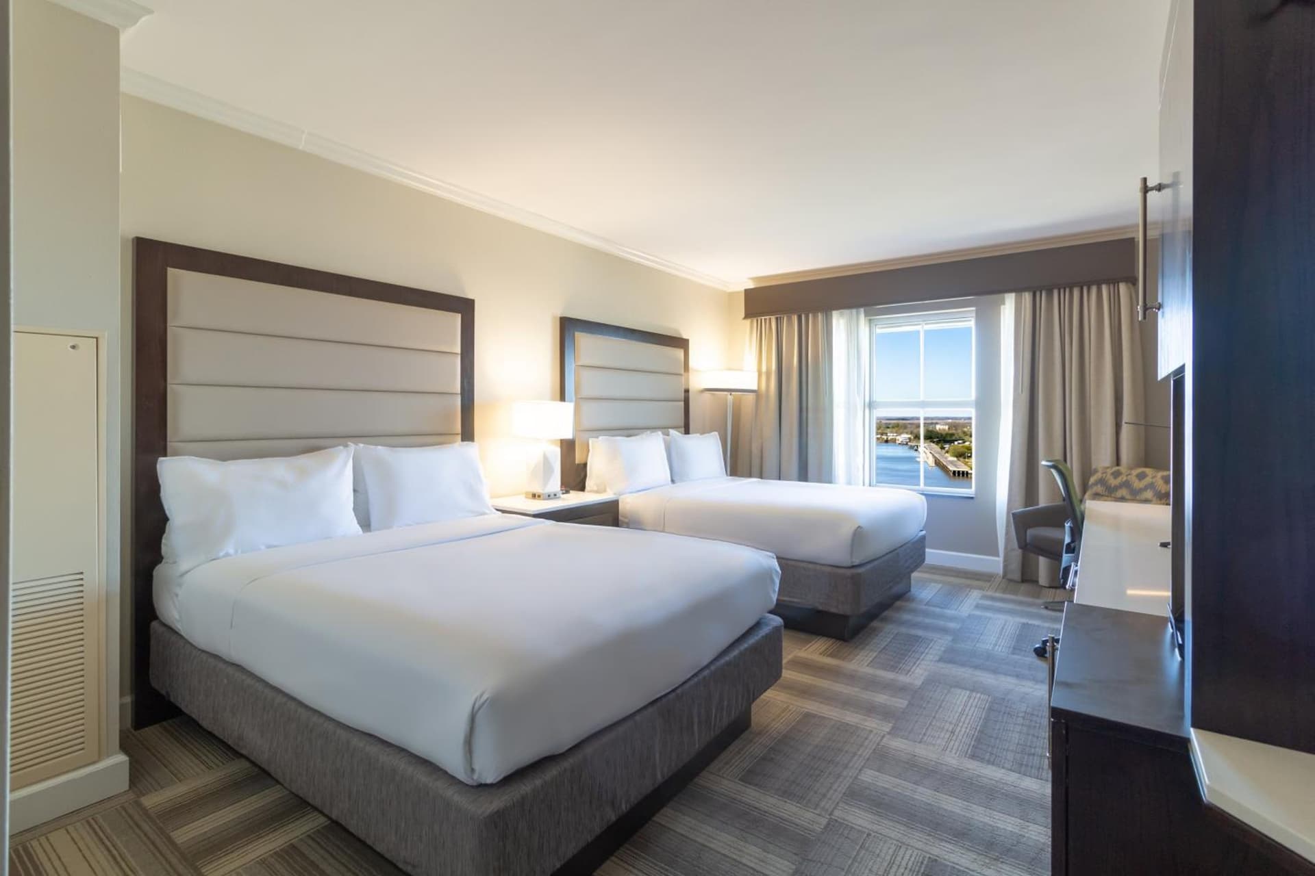 Holiday Inn Express Savannah - Historic District gallery photo in Savannah, GA — image 56