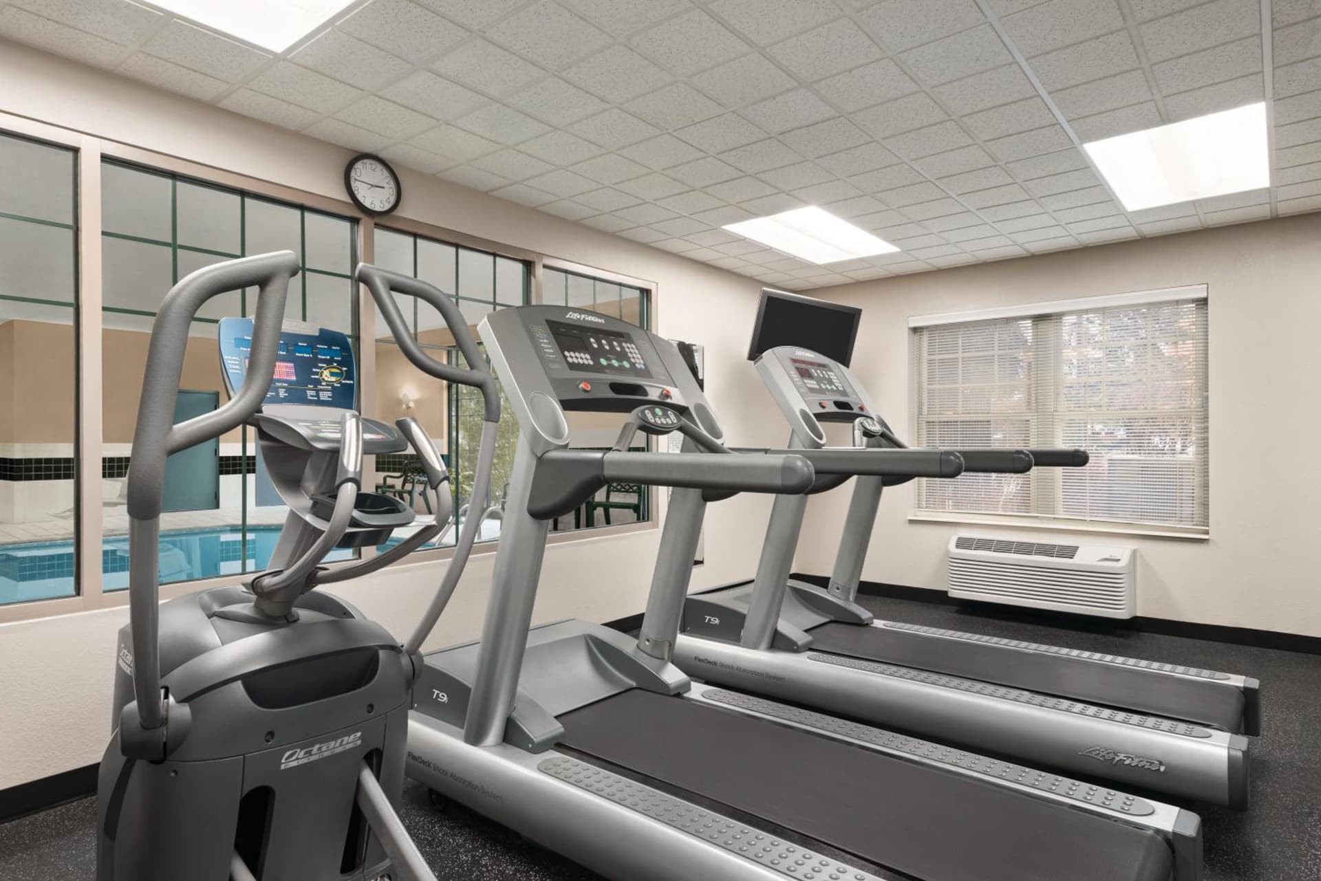 Country Inn & Suites by Radisson, Schaumburg, IL gallery photo in Schaumburg, IL — image 34