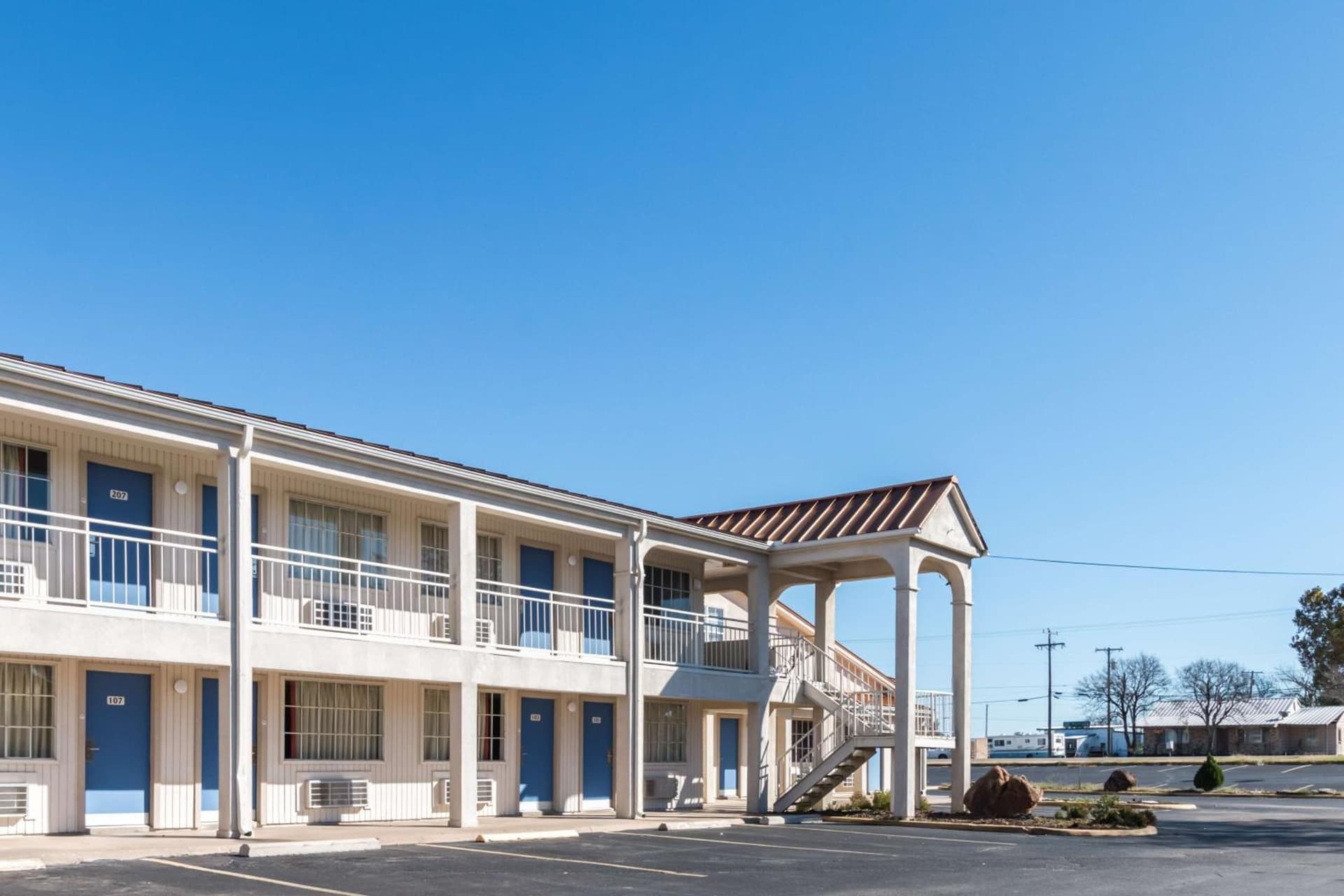 Motel 6-Stephenville, TX interior in Stephenville, TX — gallery photo 2