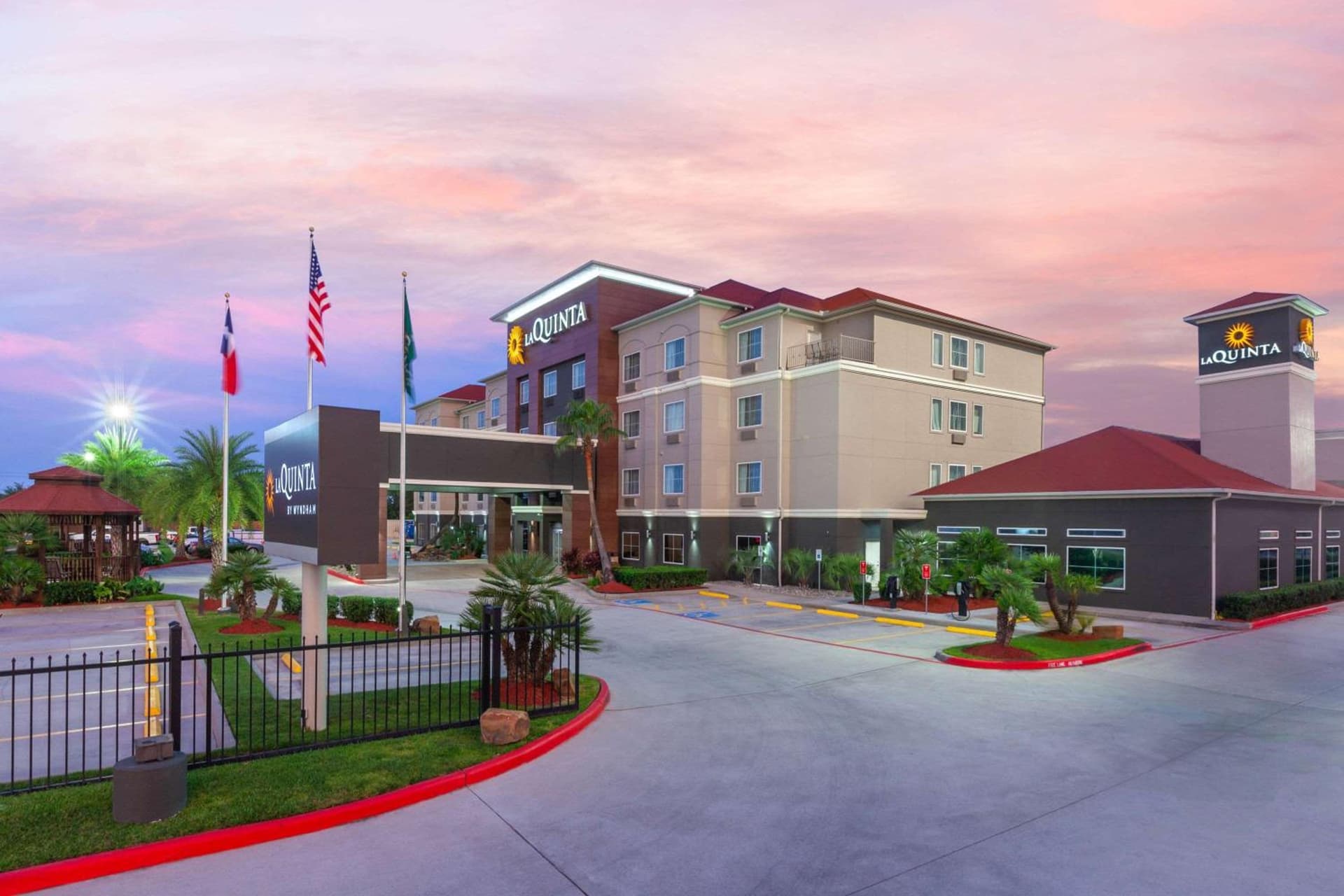 La Quinta by Wyndham Houston Channelview gallery photo in Houston, TX — image 26