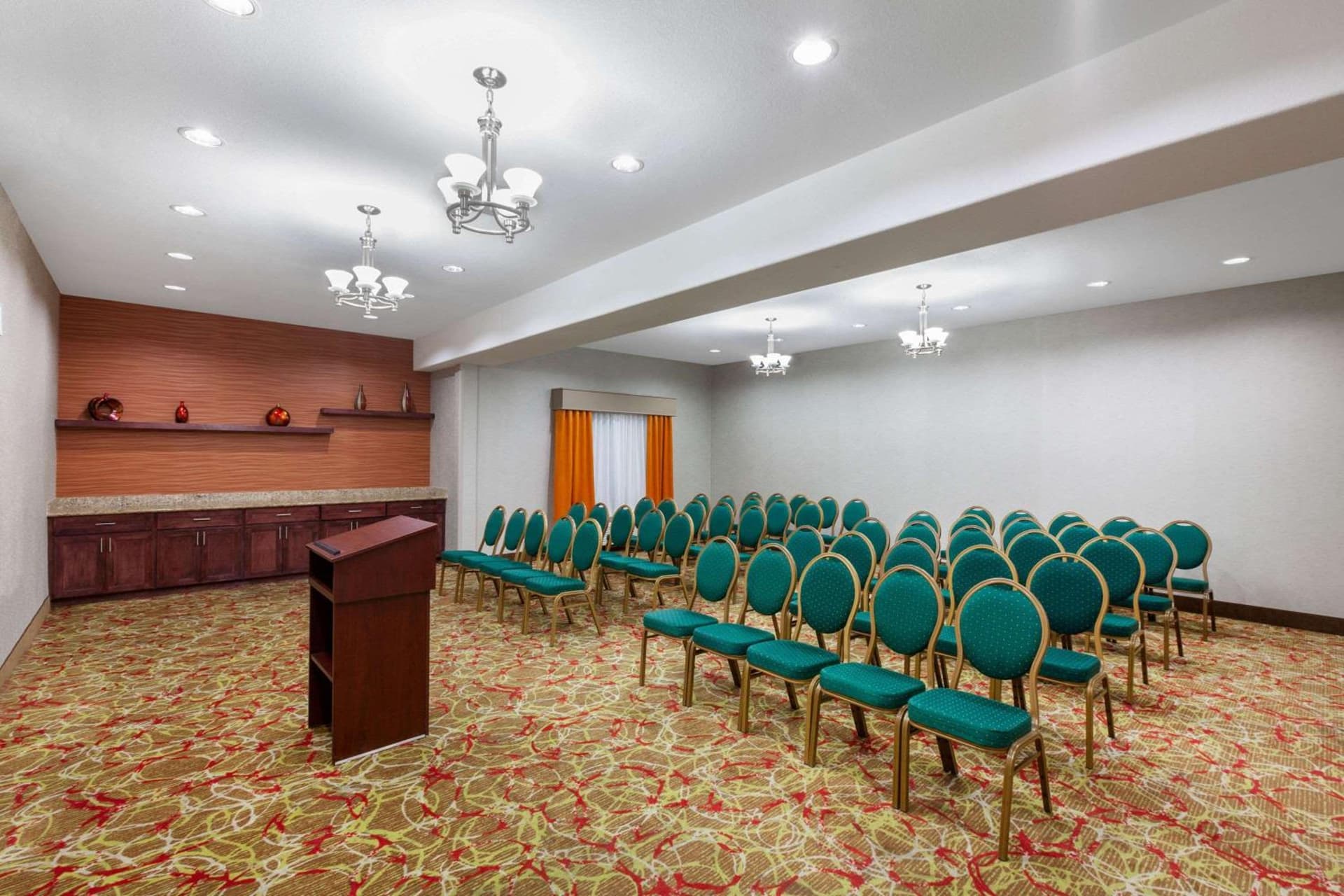 La Quinta by Wyndham Houston Channelview gallery photo in Houston, TX — image 11