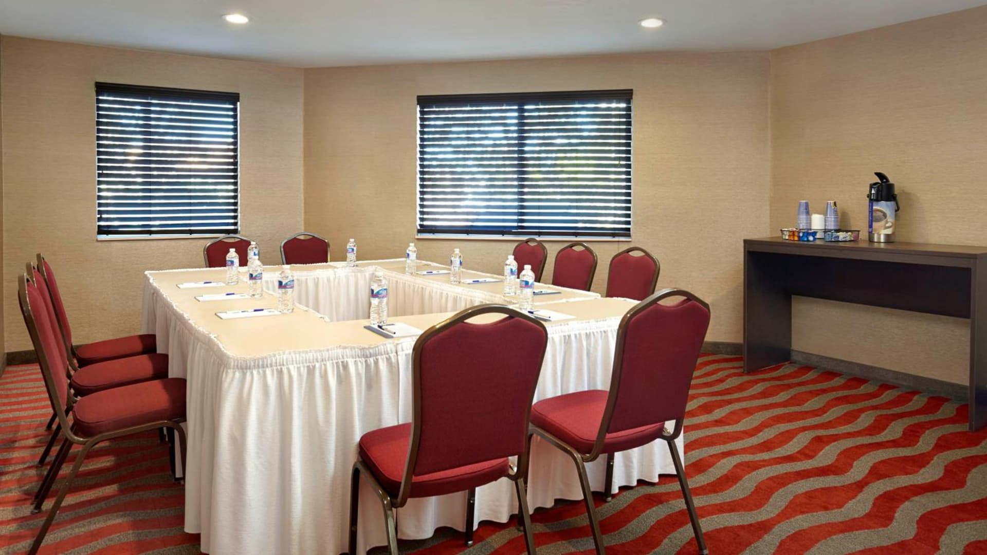 Holiday Inn Express & Suites Naples Downtown - 5th Avenue by IHG gallery photo in Naples, FL — image 27