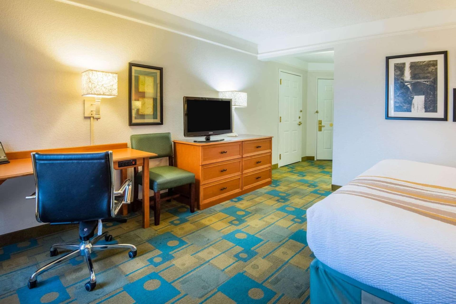La Quinta Inn & Suites by Wyndham Colorado Springs South AP gallery photo in Colorado Springs, CO — image 13