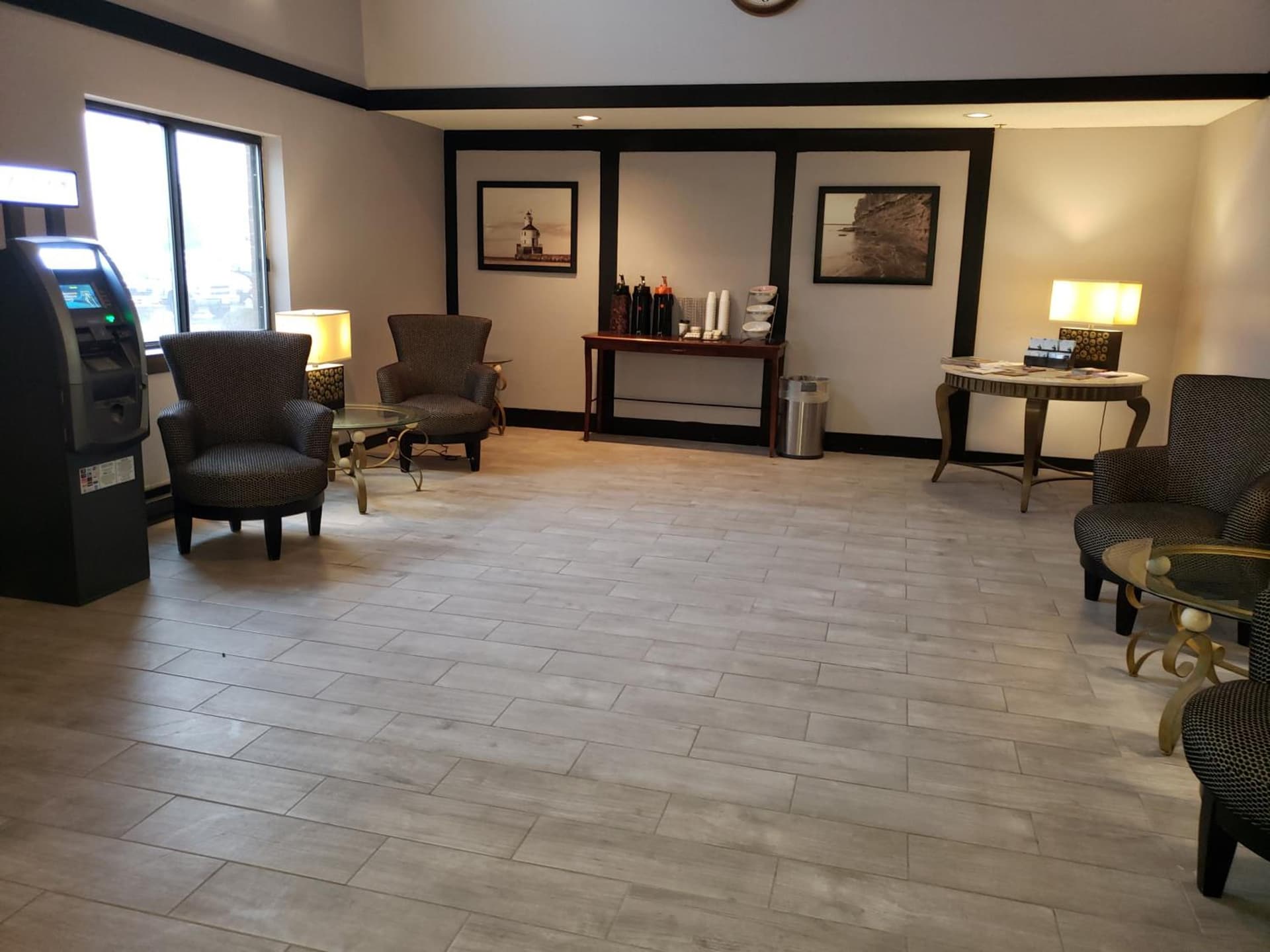 Super 8 by Wyndham Milwaukee Airport gallery photo in Milwaukee, WI — image 34