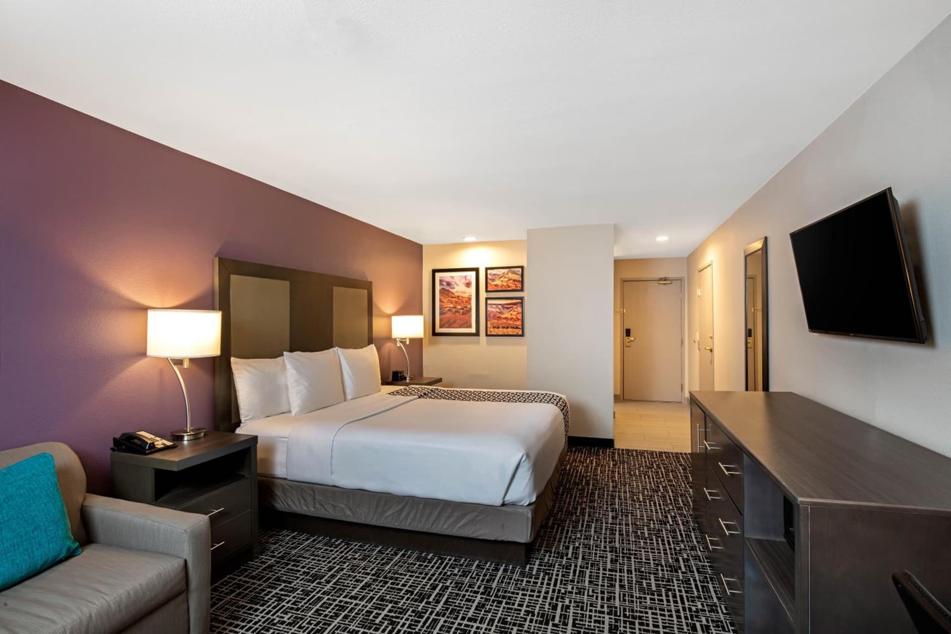La Quinta Inn & Suites by Wyndham Las Vegas Nellis gallery photo in Las Vegas, NV — image 17