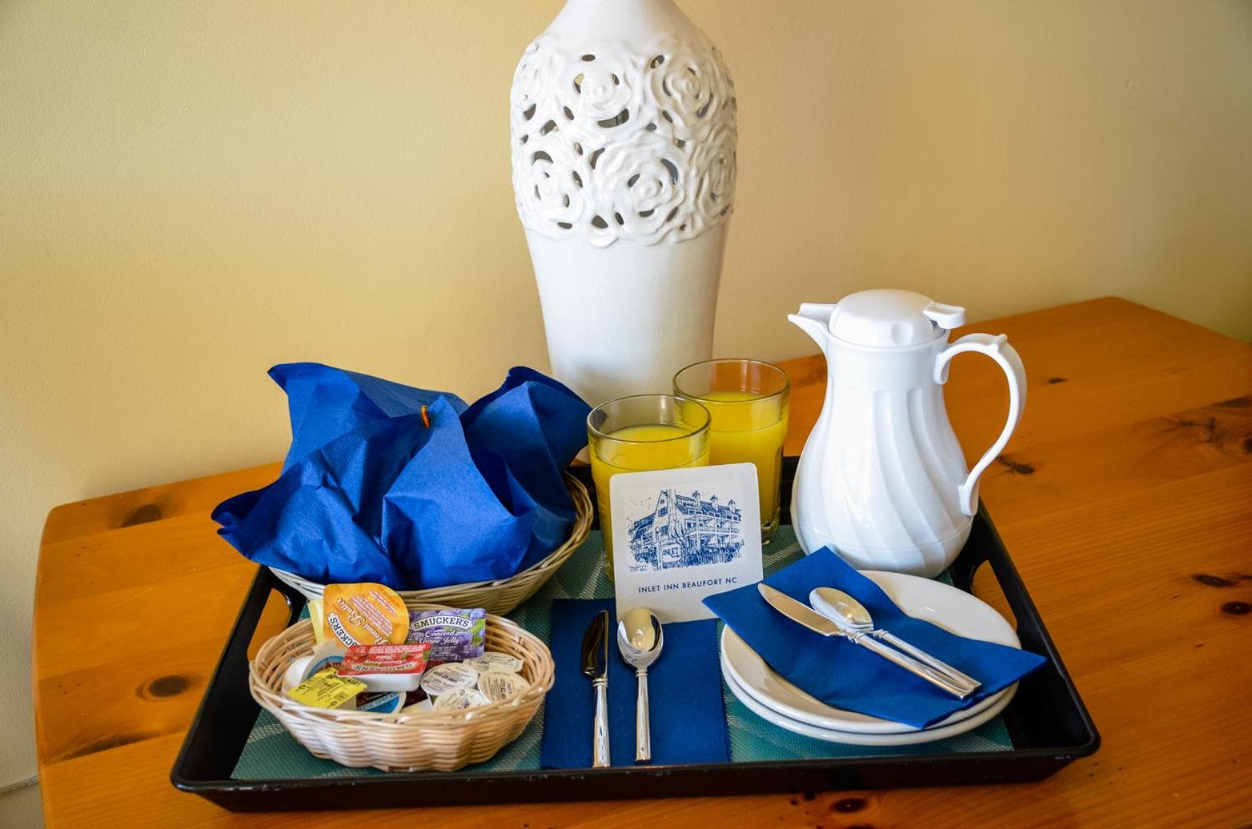 Inlet Inn NC interior in Beaufort, NC — gallery photo 2