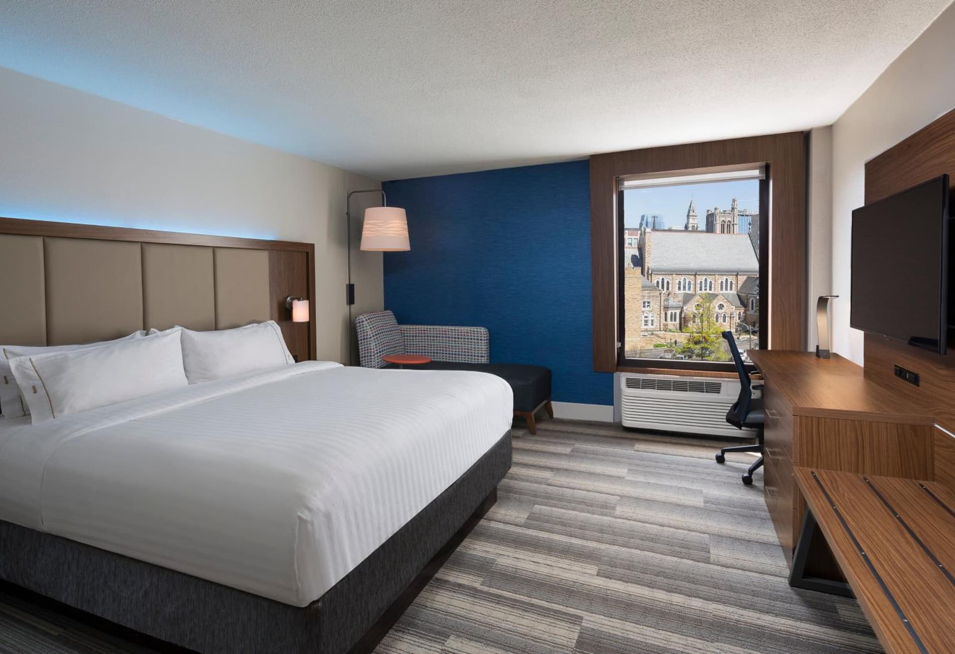 Holiday Inn Express Nashville-Downtown - Broadway by IHG gallery photo in Nashville, TN — image 10