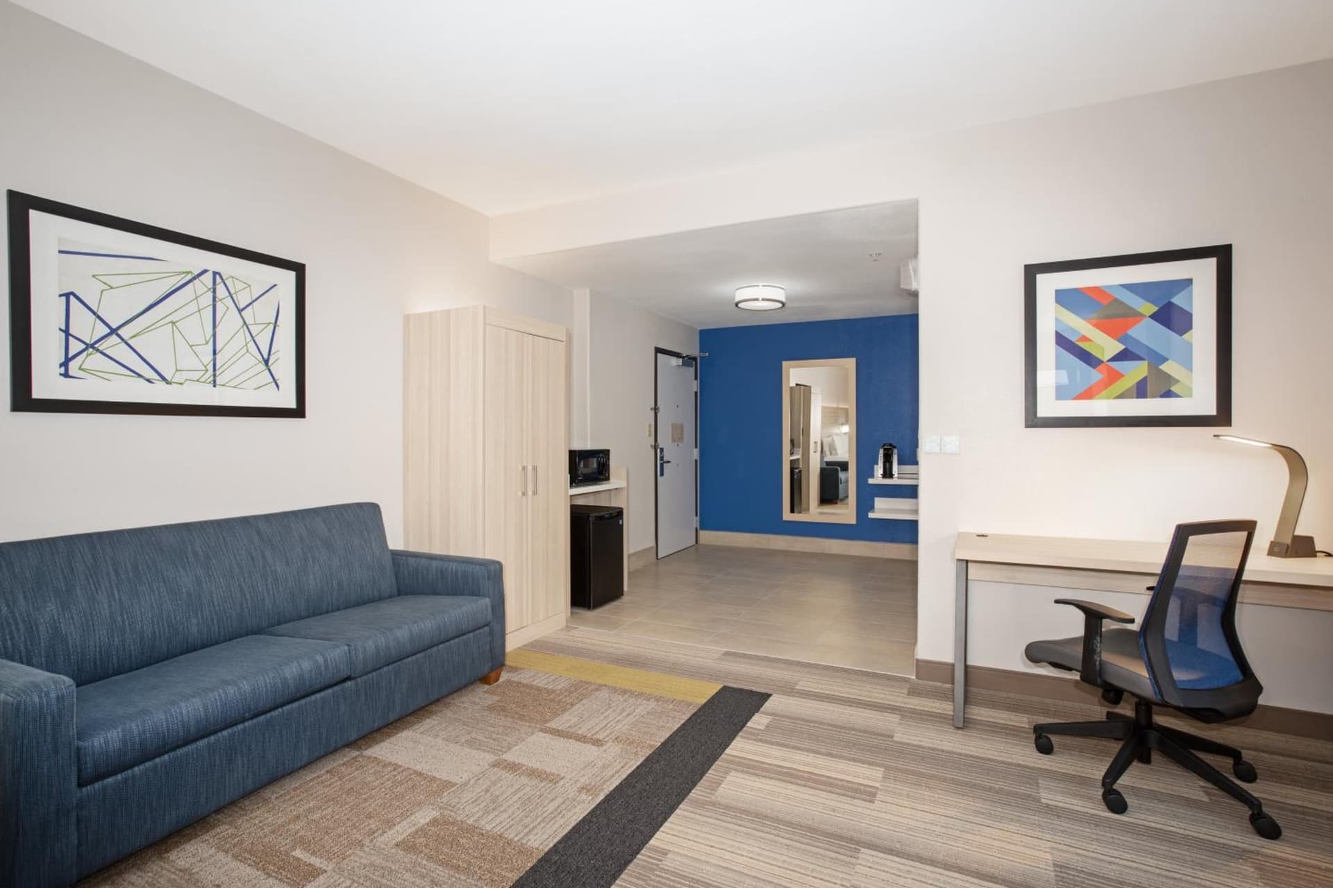 Holiday Inn Express & Suites Phoenix Glendale Dist by IHG gallery photo in Glendale, AZ — image 30
