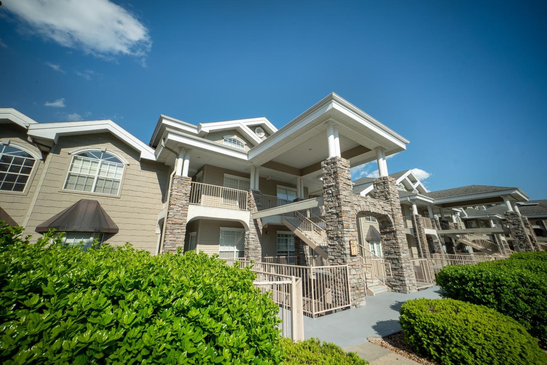 Legacy at Thousand Hills featured exterior or lobby in Branson, MO — similar hotel