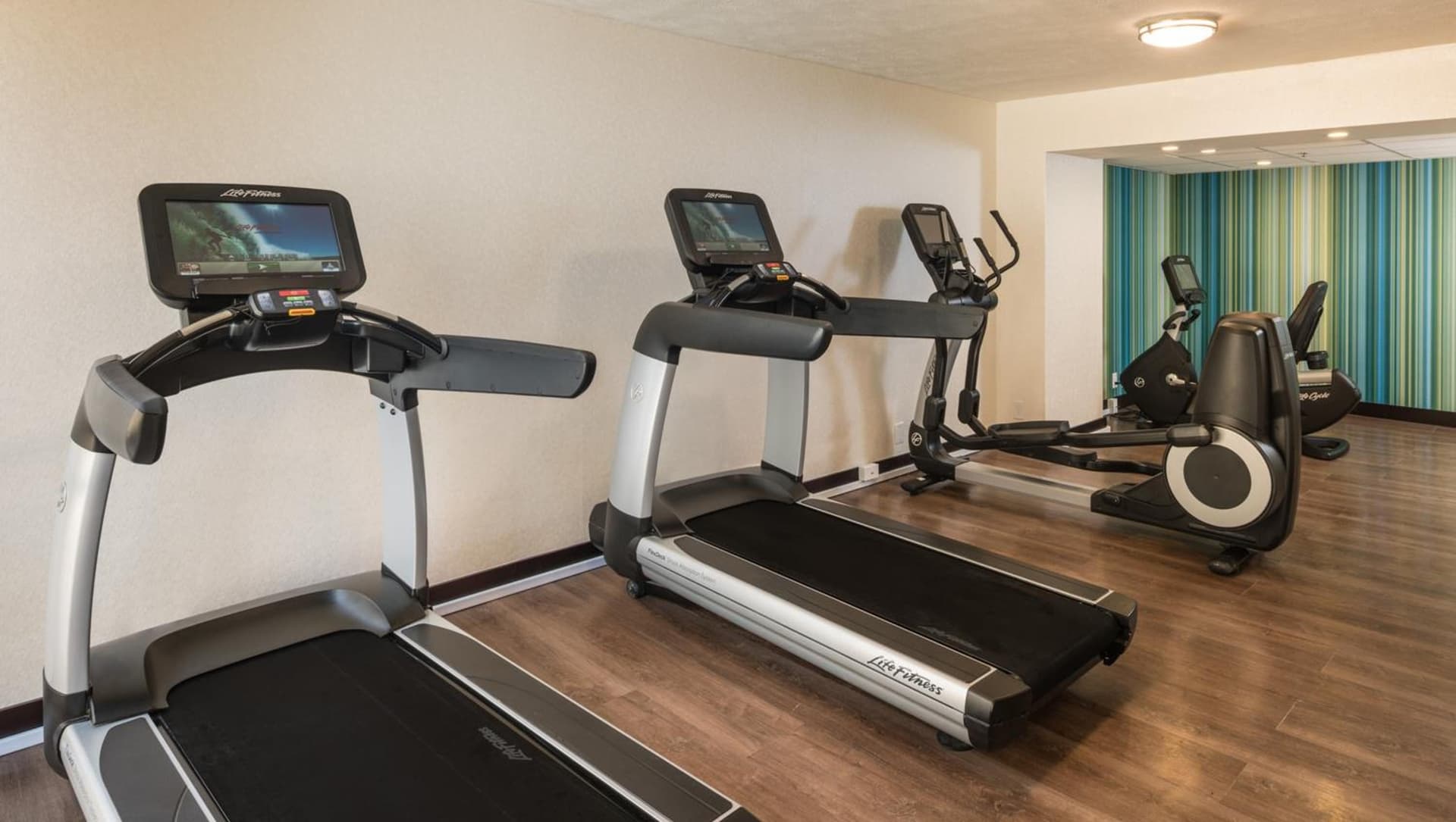 Holiday Inn Express & Suites Springfield by IHG gallery photo in Springfield, IL — image 40