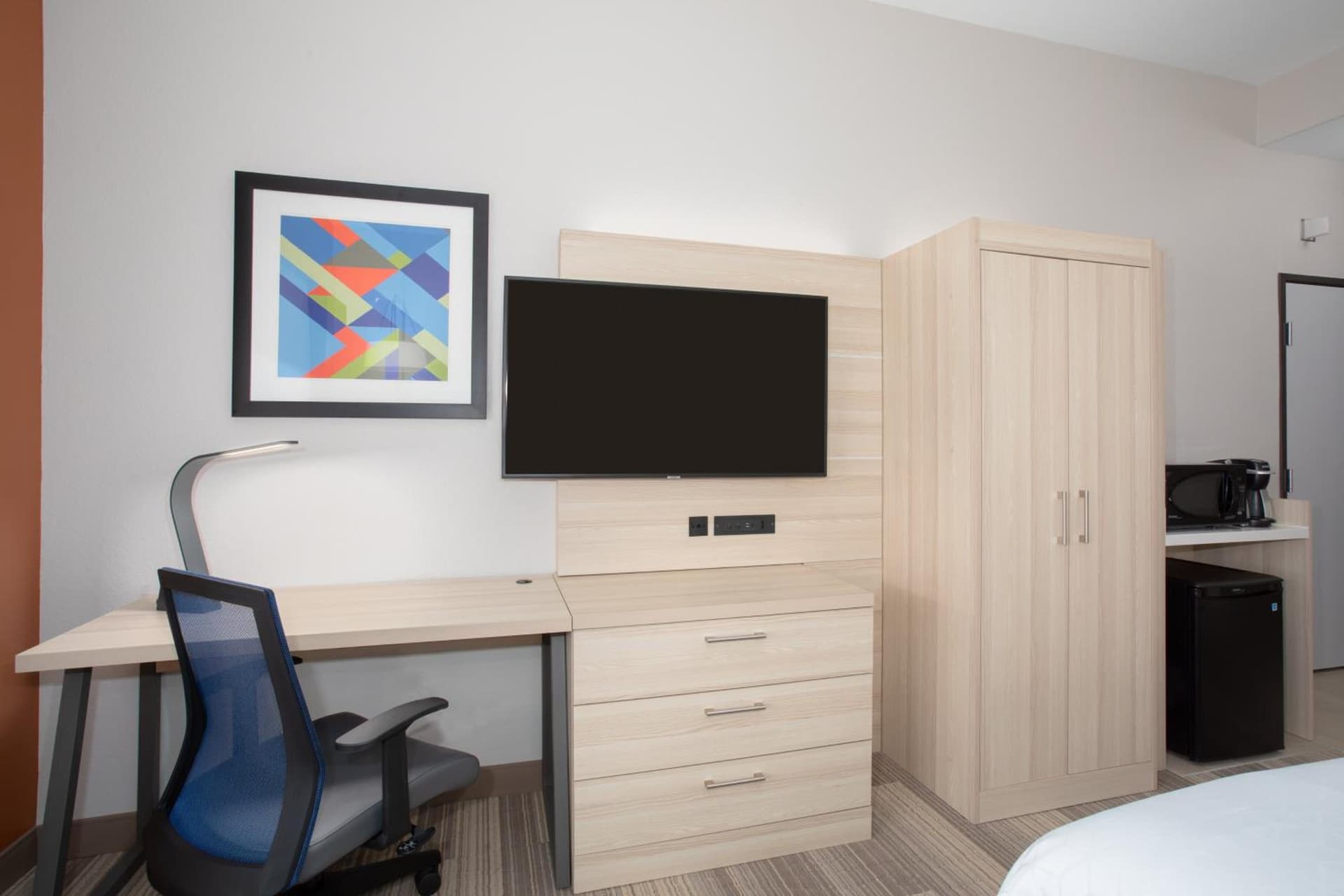 Holiday Inn Express & Suites Phoenix Glendale Dist by IHG gallery photo in Glendale, AZ — image 50