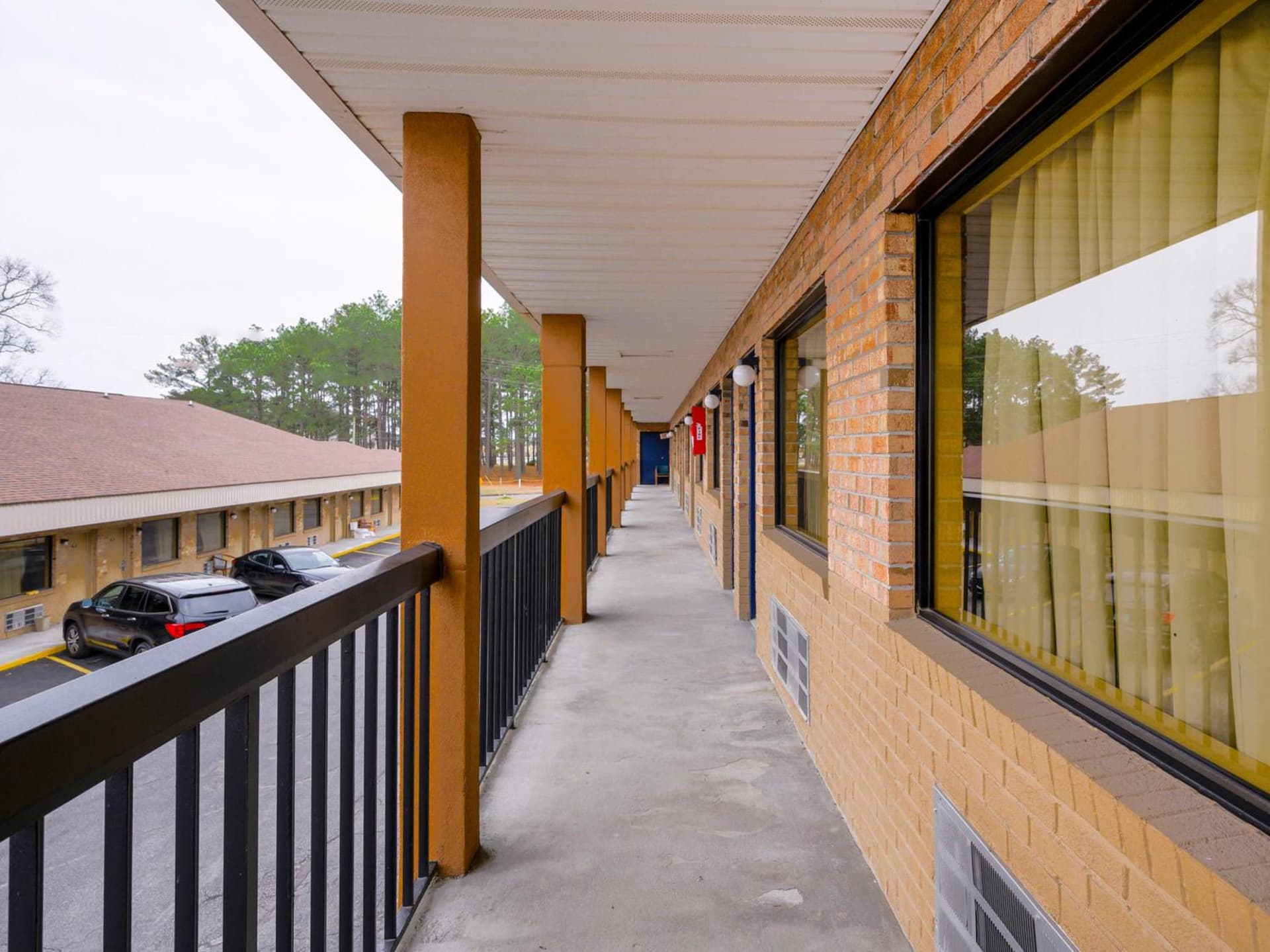 OYO Hotel Williamston interior in Williamston, NC — gallery photo 2