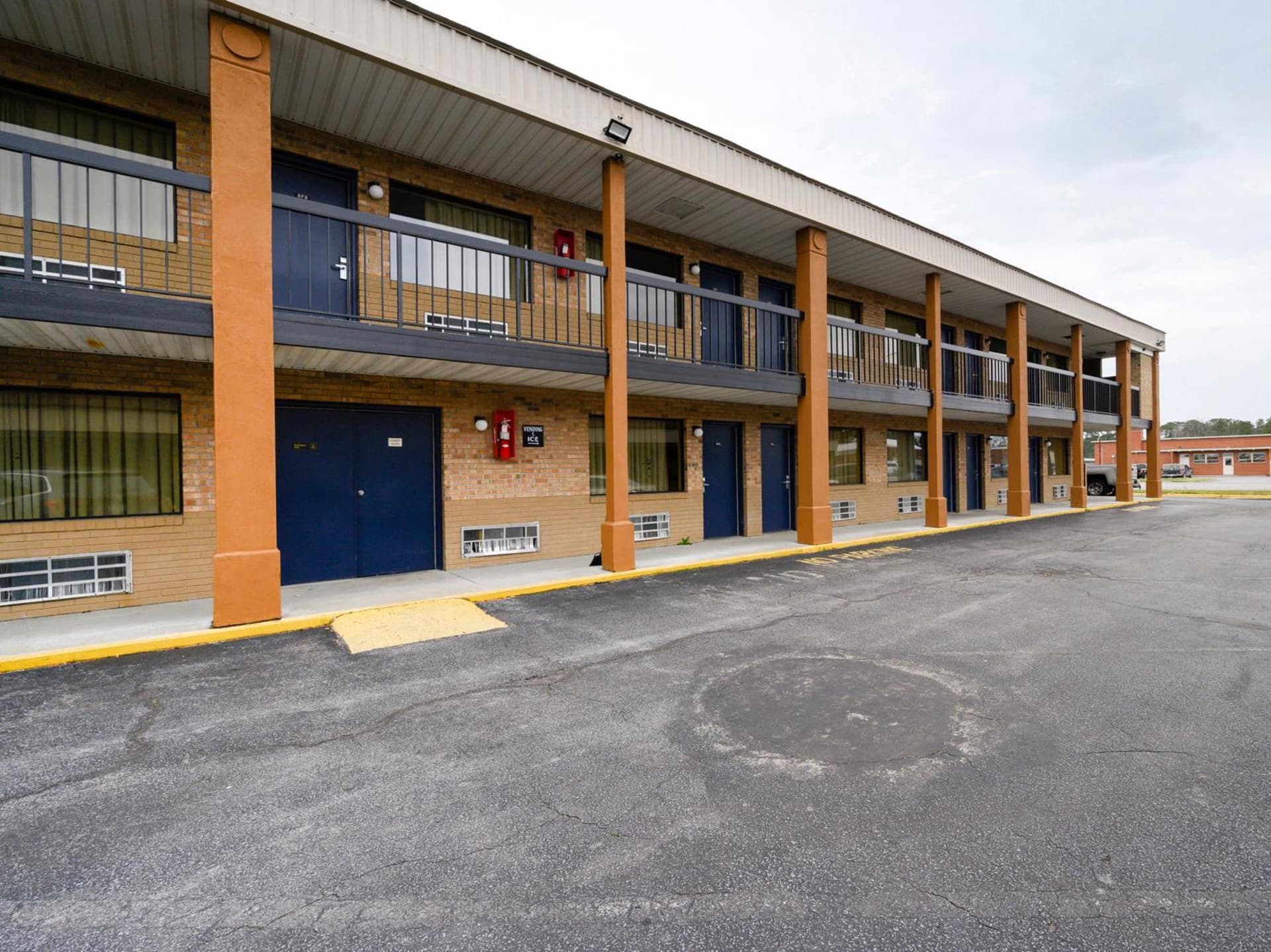 OYO Hotel Williamston property views in Williamston, NC — gallery photo 3