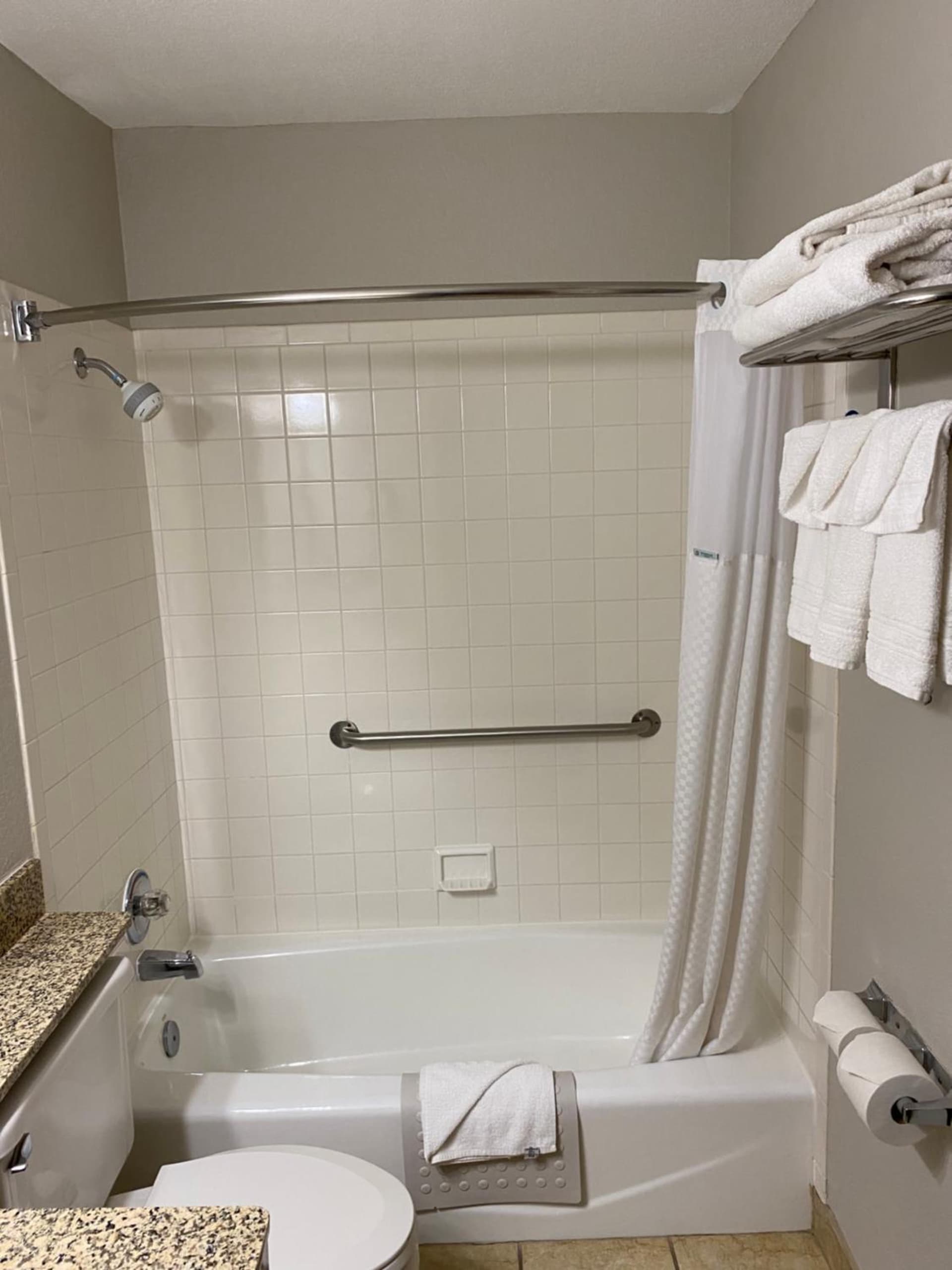Days Inn & Suites by Wyndham Des Moines Airport gallery photo in Des Moines, IA — image 18