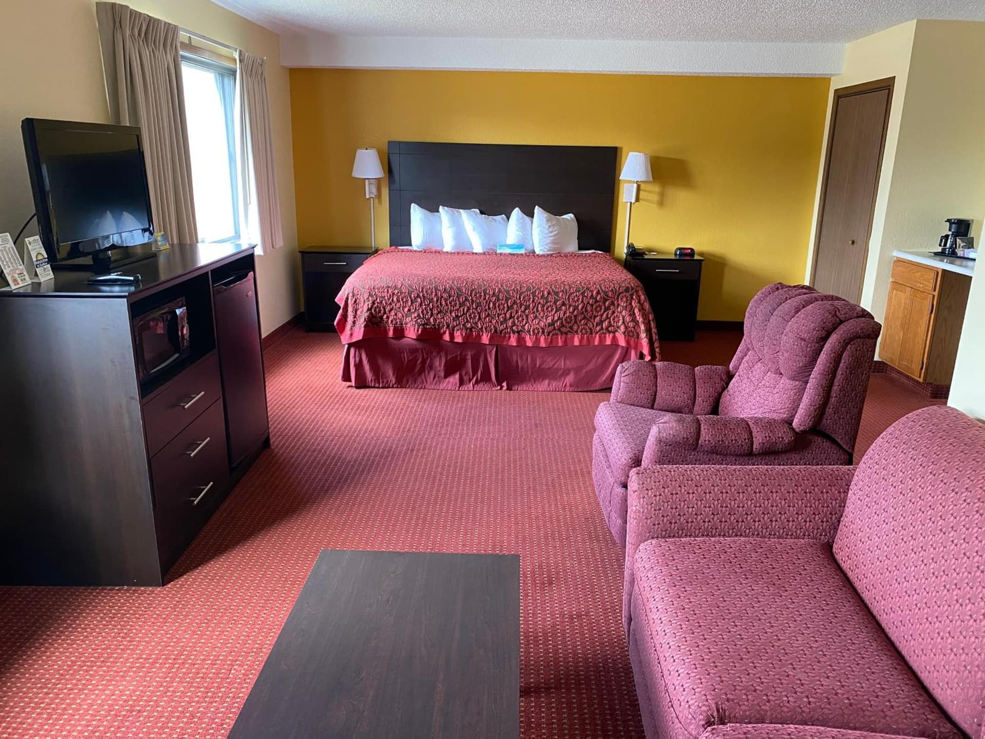 Days Inn & Suites by Wyndham Des Moines Airport gallery photo in Des Moines, IA — image 26