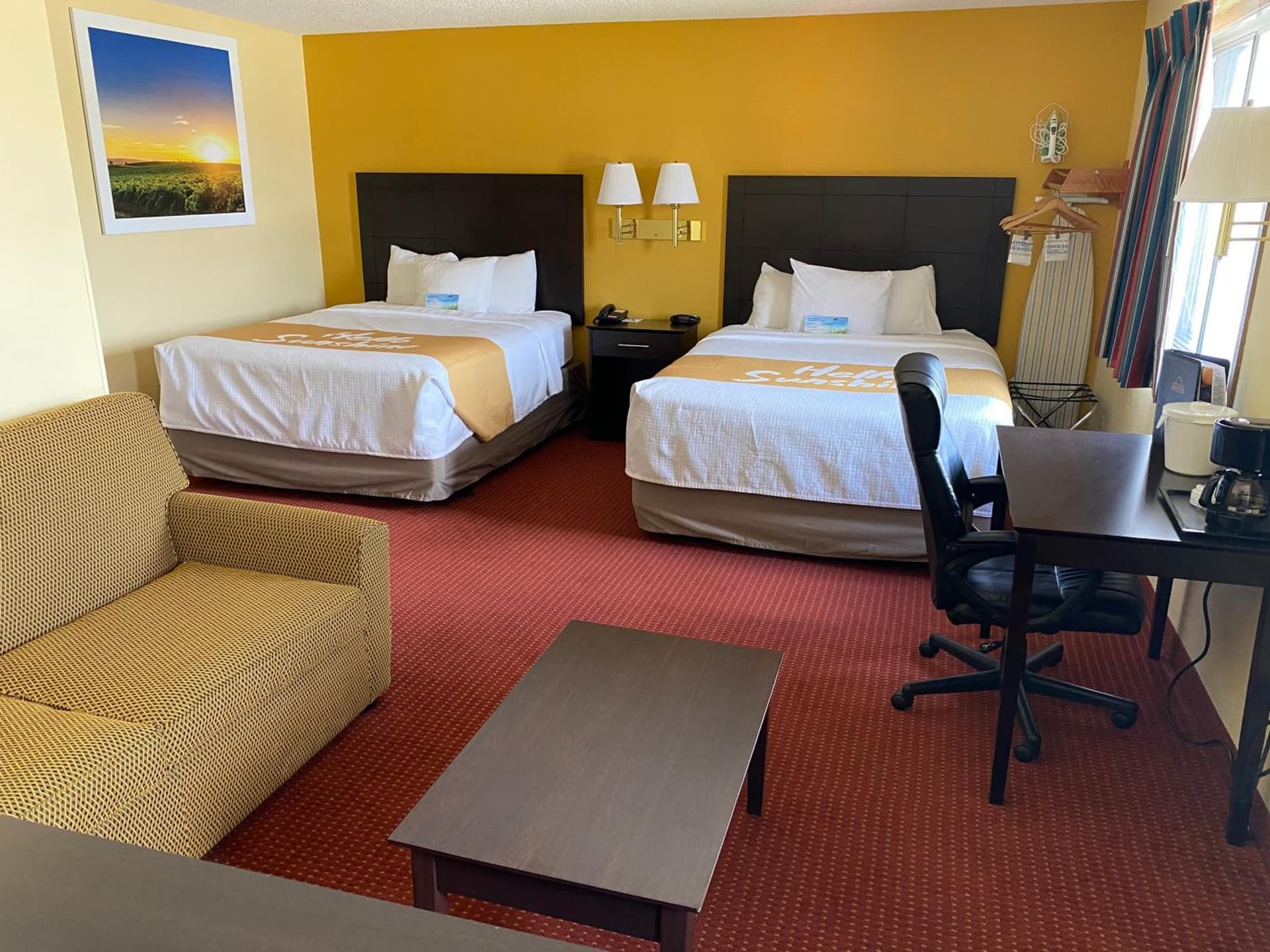Days Inn & Suites by Wyndham Des Moines Airport property views in Des Moines, IA — gallery photo 3