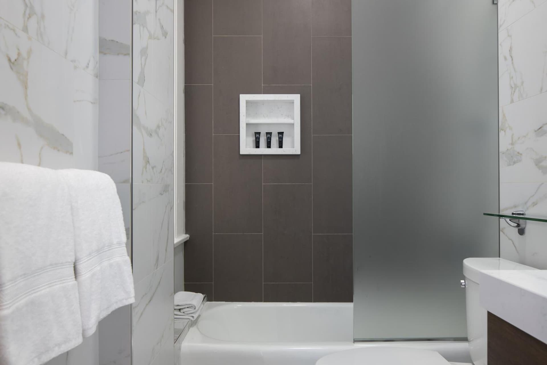 Hotel 32One interior in San Francisco, CA — gallery photo 2