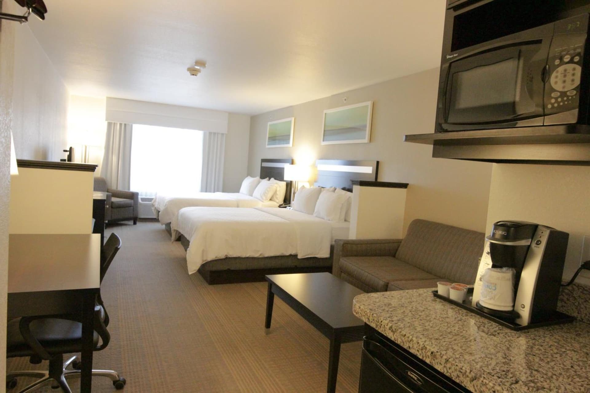 Holiday Inn Express and Suites Montgomery by IHG gallery photo in Montgomery — image 9