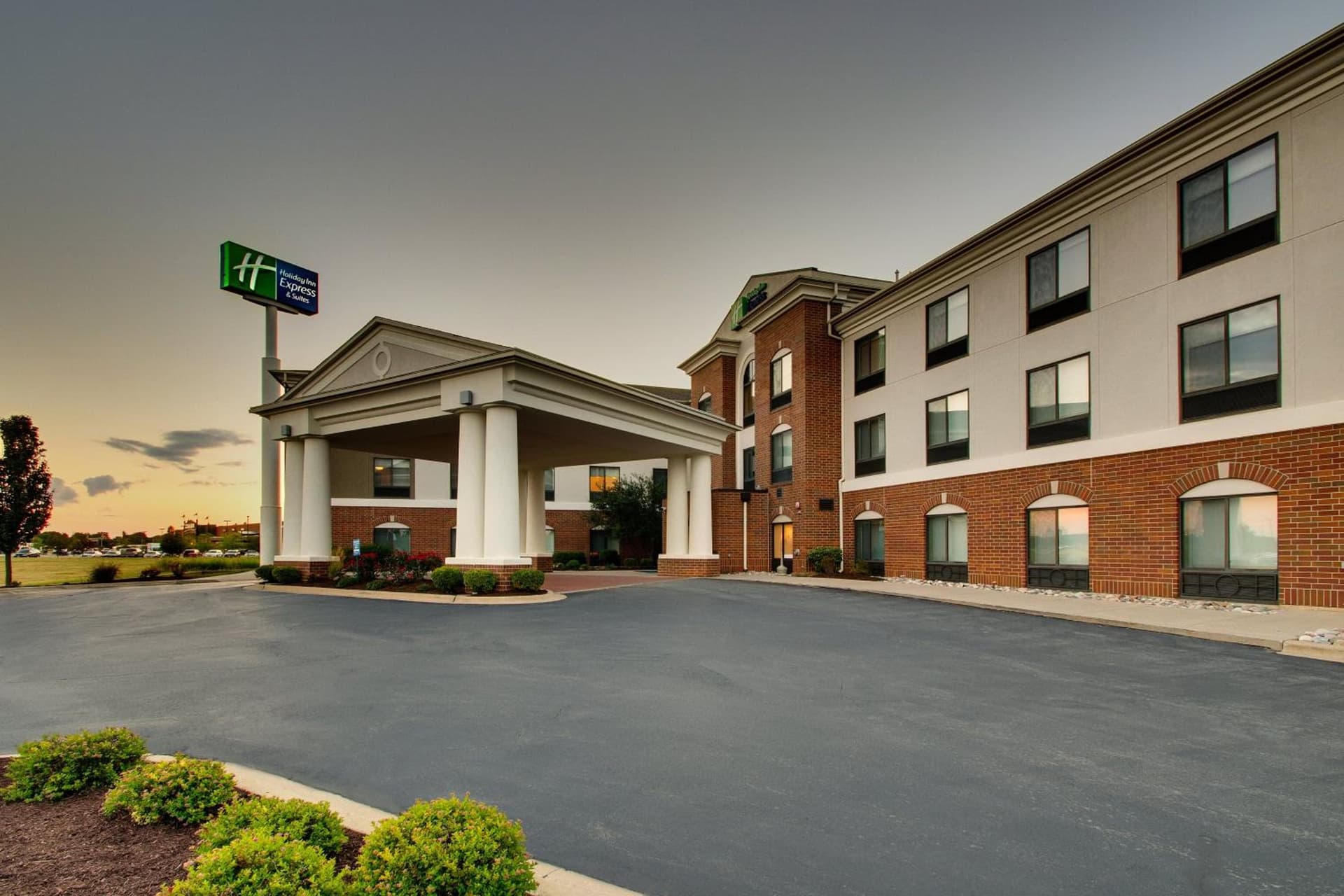 Holiday Inn Express Hotel & Suites Morris by IHG featured exterior or lobby in Morris, IL — similar hotel