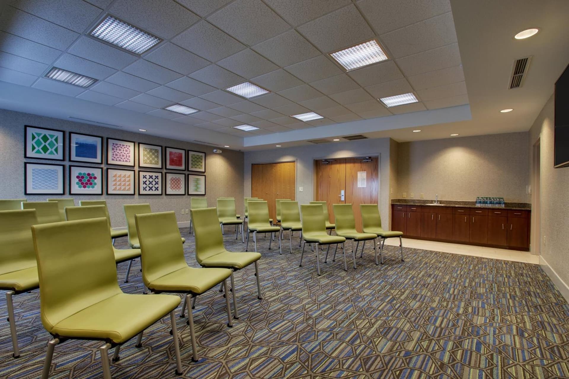 Holiday Inn Express Hotel & Suites Morris by IHG gallery photo in Morris, IL — image 53
