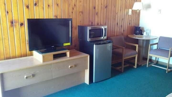 Meadow Park on 385 interior in Bridgeport, NE — gallery photo 2
