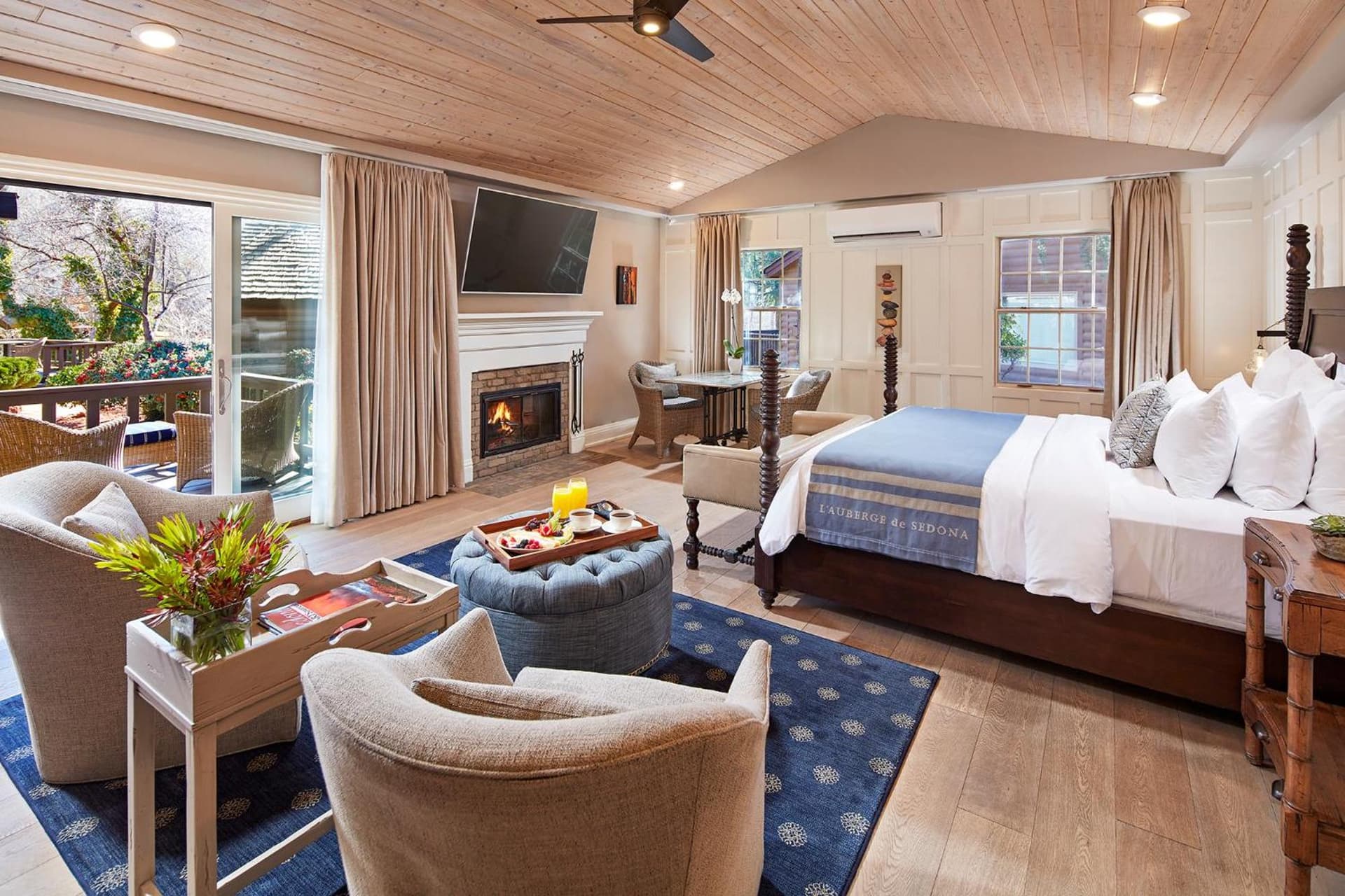 L'Auberge De Sedona property views in Sedona, AZ — gallery photo 3