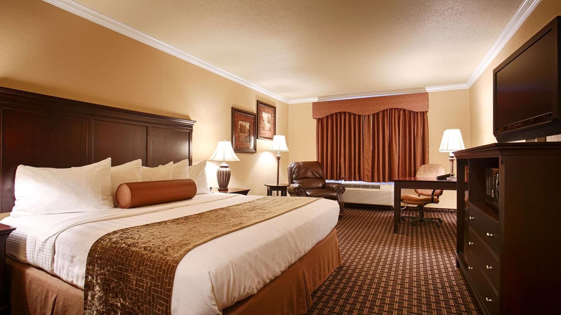 Best Western Plus Southpark Inn & Suites gallery photo in Tyler, TX — image 17