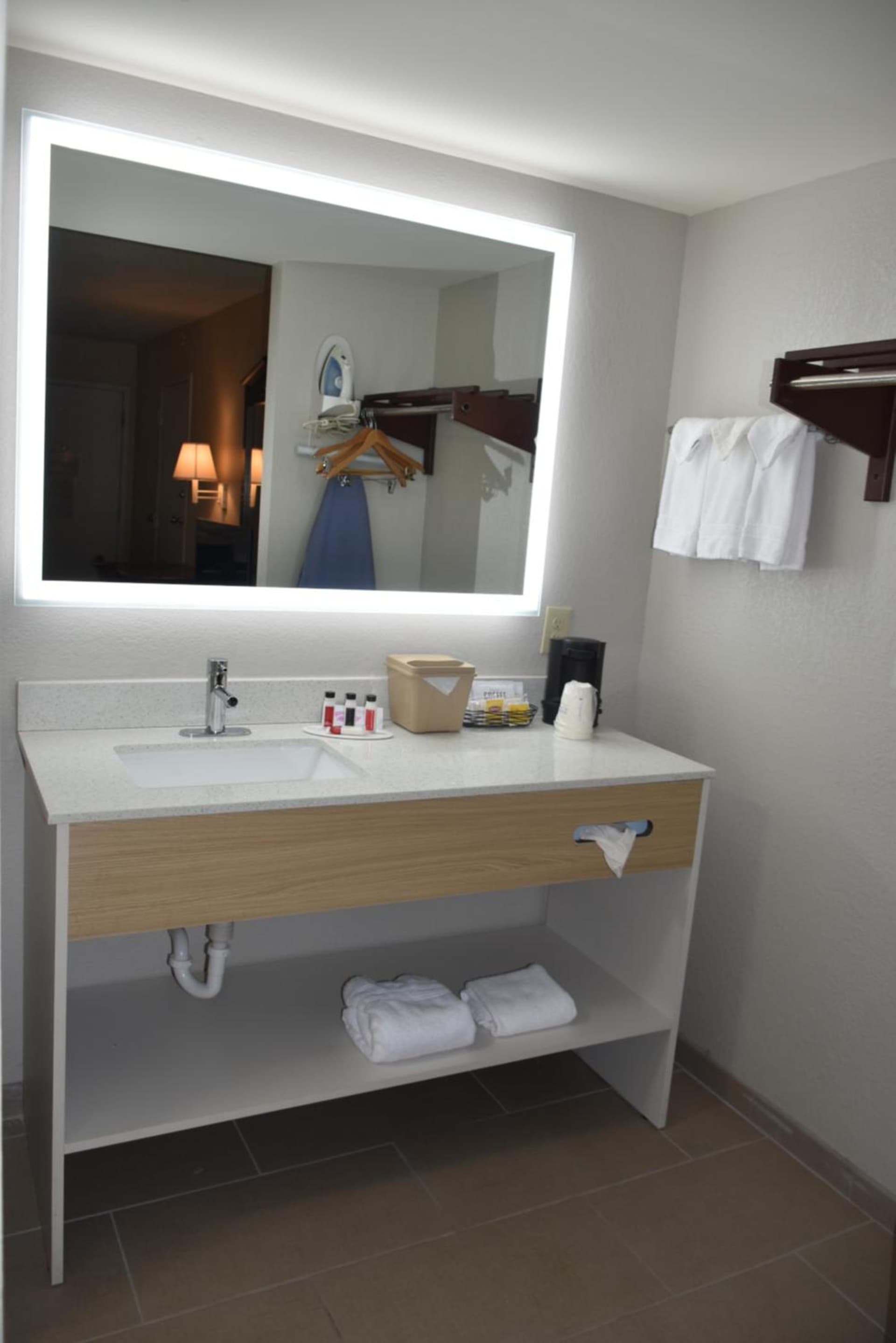 Days Inn by Wyndham Atlanta Stone Mountain gallery photo in Stone Mountain, GA — image 16