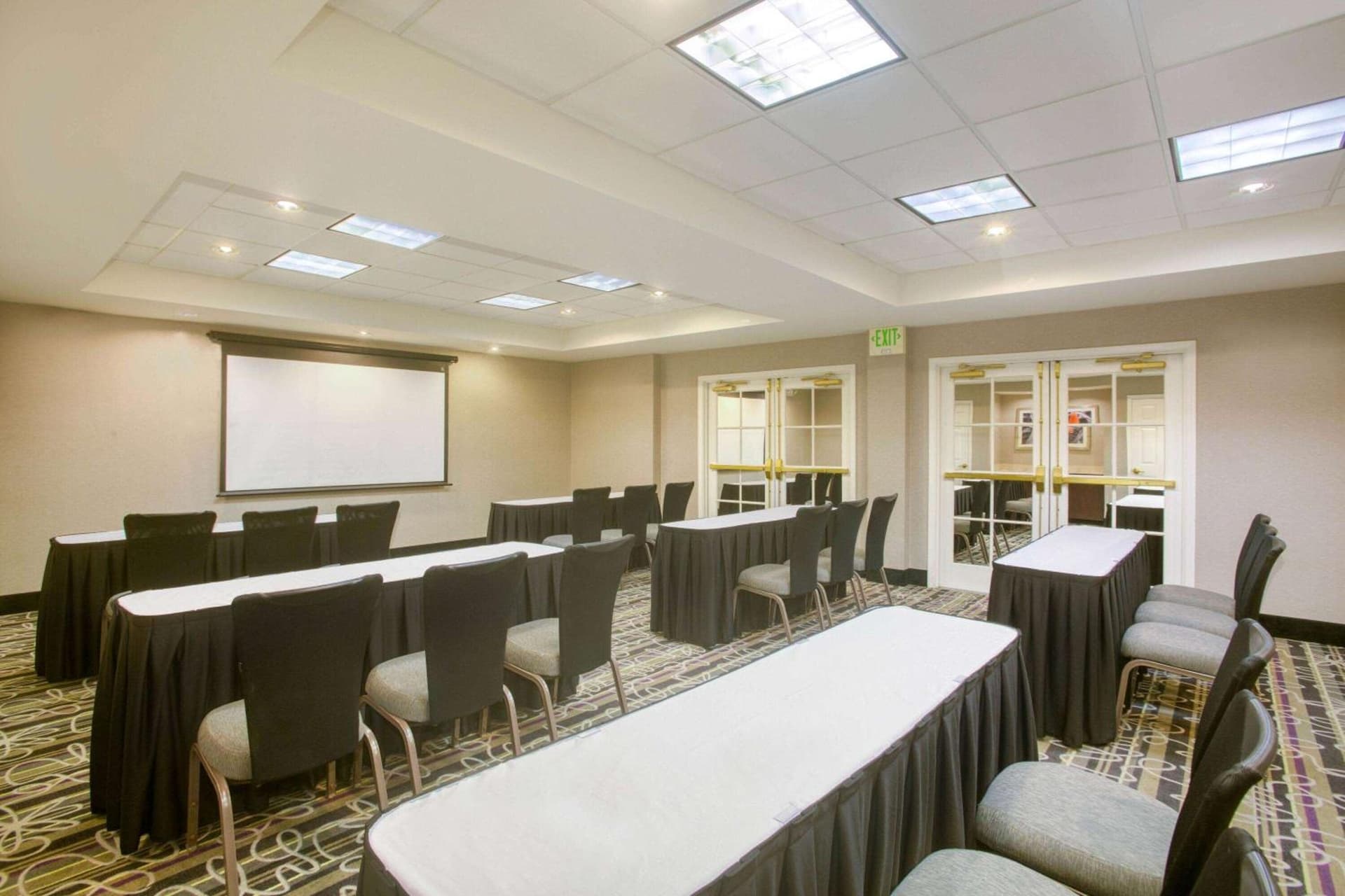 La Quinta by Wyndham St. Louis Westport gallery photo in Saint Louis, MO — image 14