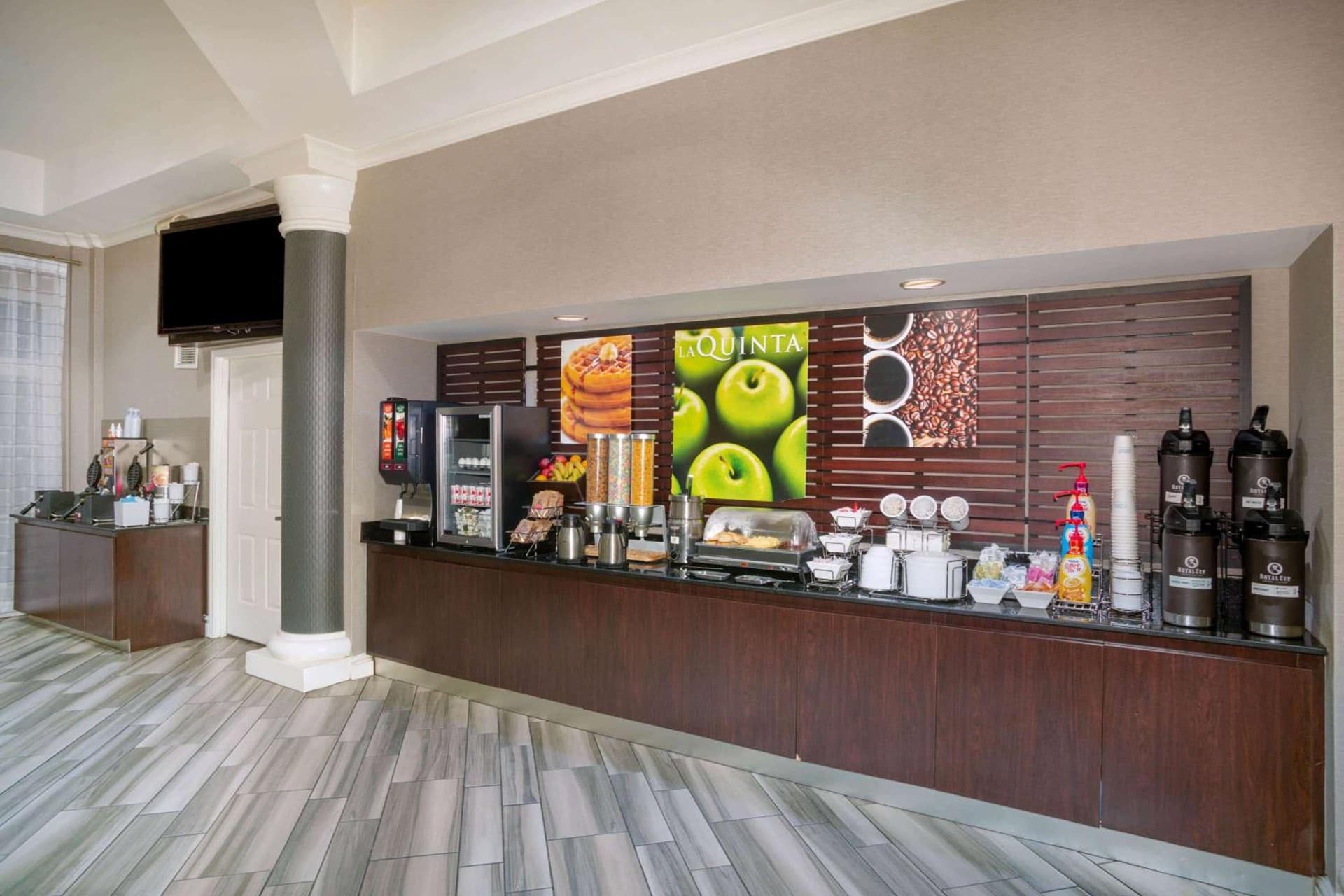 La Quinta by Wyndham St. Louis Westport gallery photo in Saint Louis, MO — image 15