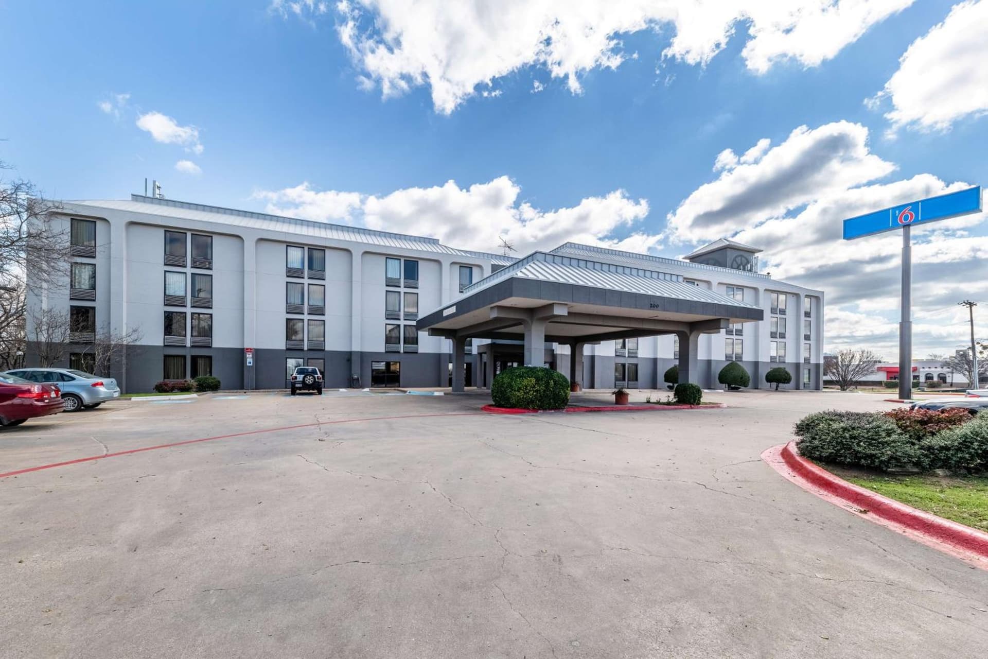 Motel 6-Lewisville, TX - Medical City interior in Lewisville, TX — gallery photo 2