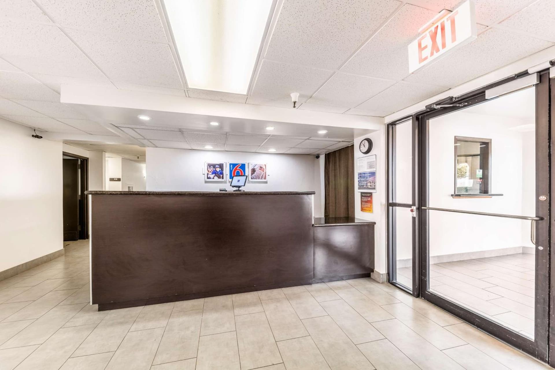 Motel 6-Lewisville, TX - Medical City gallery photo in Lewisville, TX — image 36