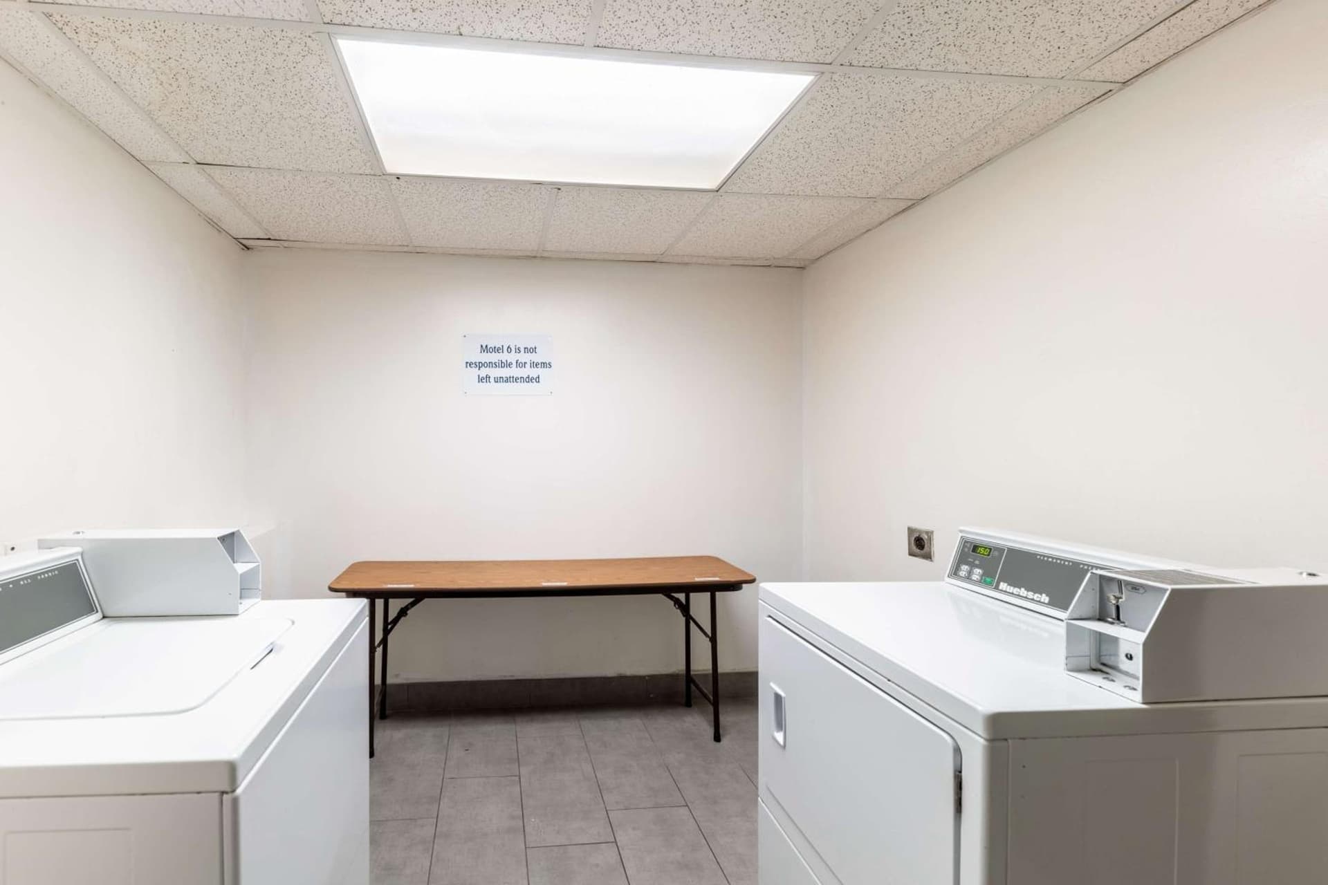 Motel 6-Lewisville, TX - Medical City gallery photo in Lewisville, TX — image 11