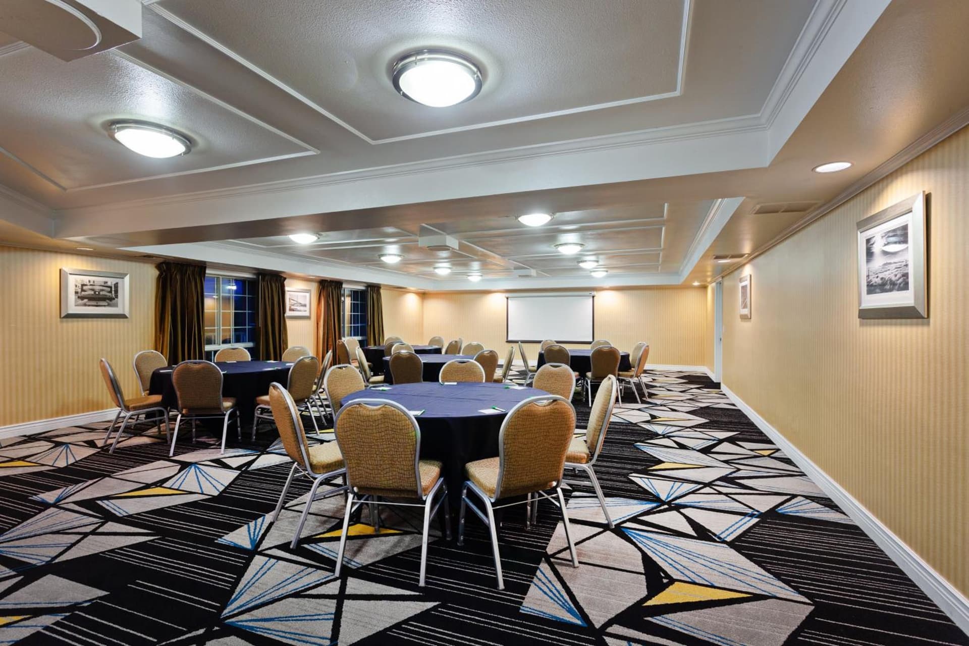 Holiday Inn & Suites San Mateo - SFO by IHG gallery photo in San Mateo, CA — image 15