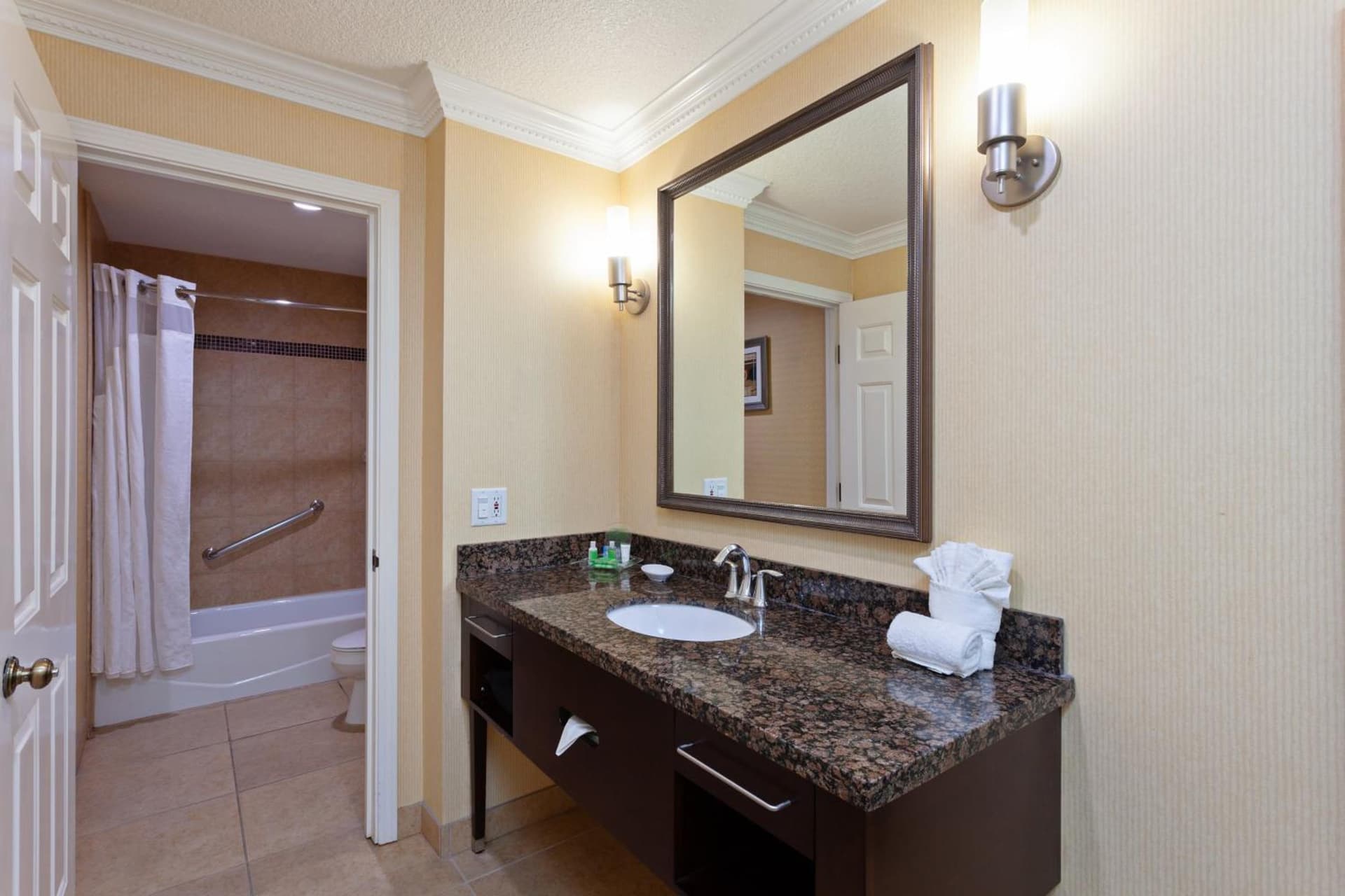 Holiday Inn & Suites San Mateo - SFO by IHG gallery photo in San Mateo, CA — image 16