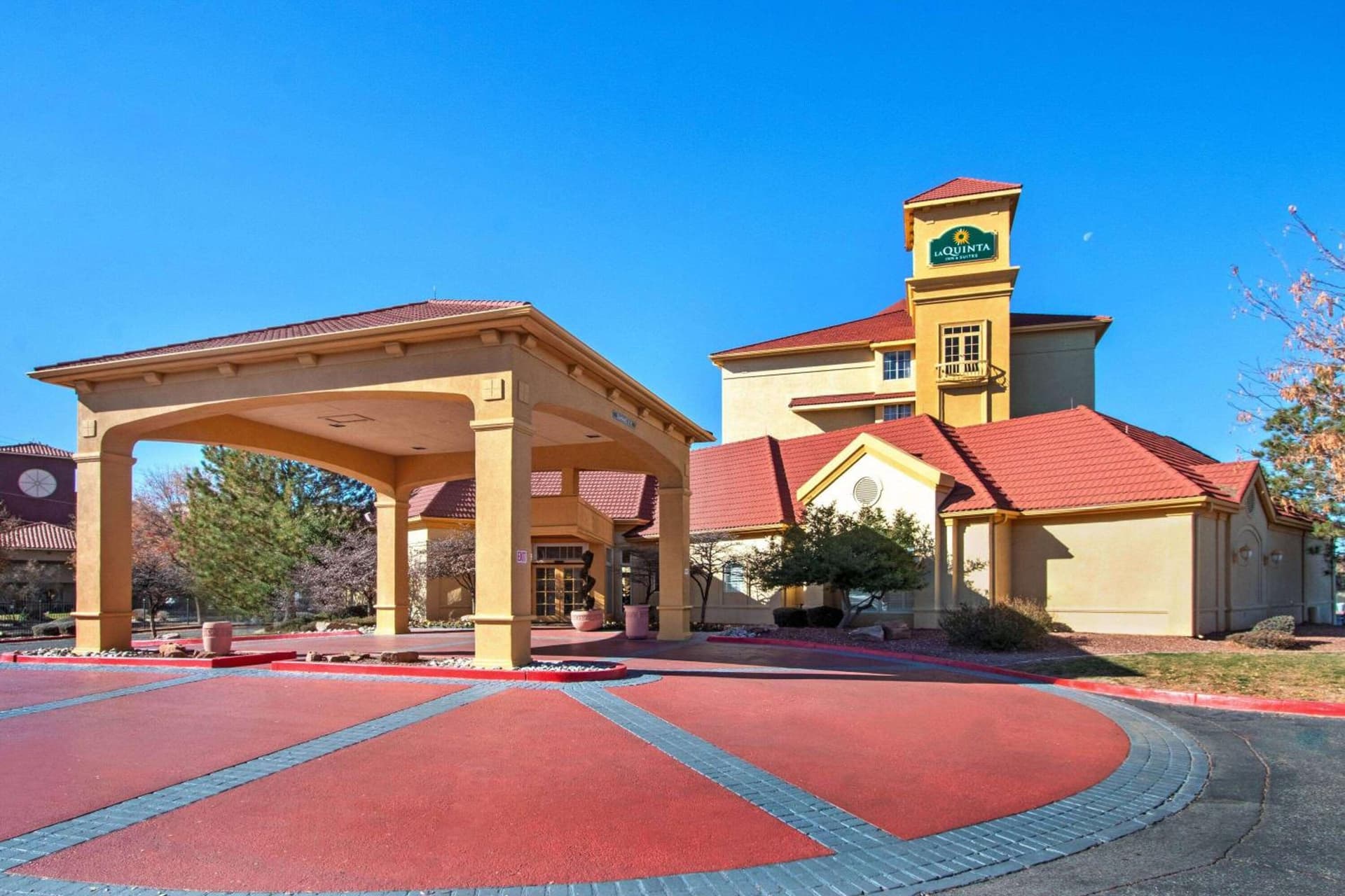La Quinta by Wyndham Albuquerque West featured exterior or lobby in Albuquerque, NM — similar hotel