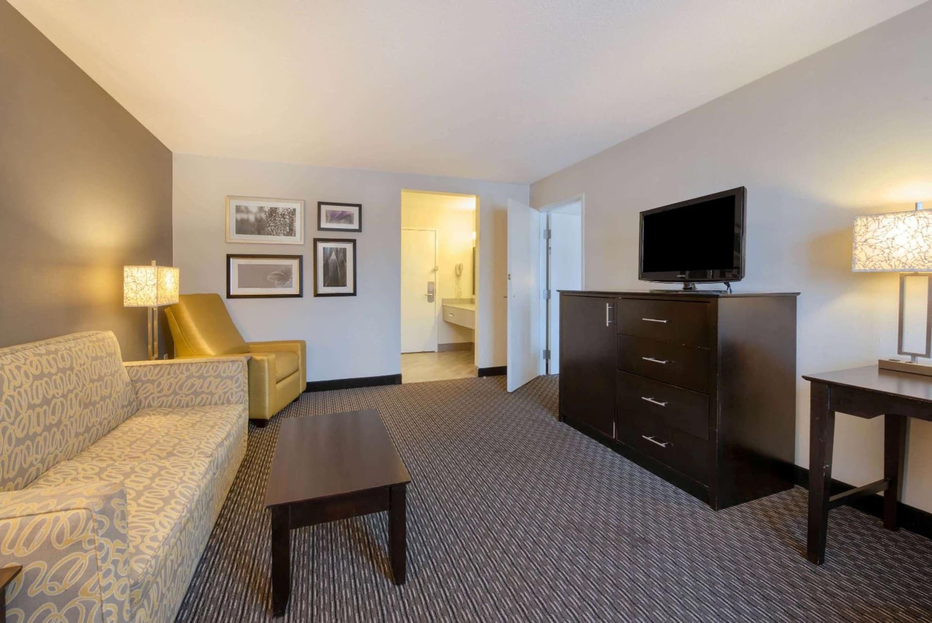 La Quinta by Wyndham Cleveland Macedonia gallery photo in Macedonia, OH — image 29