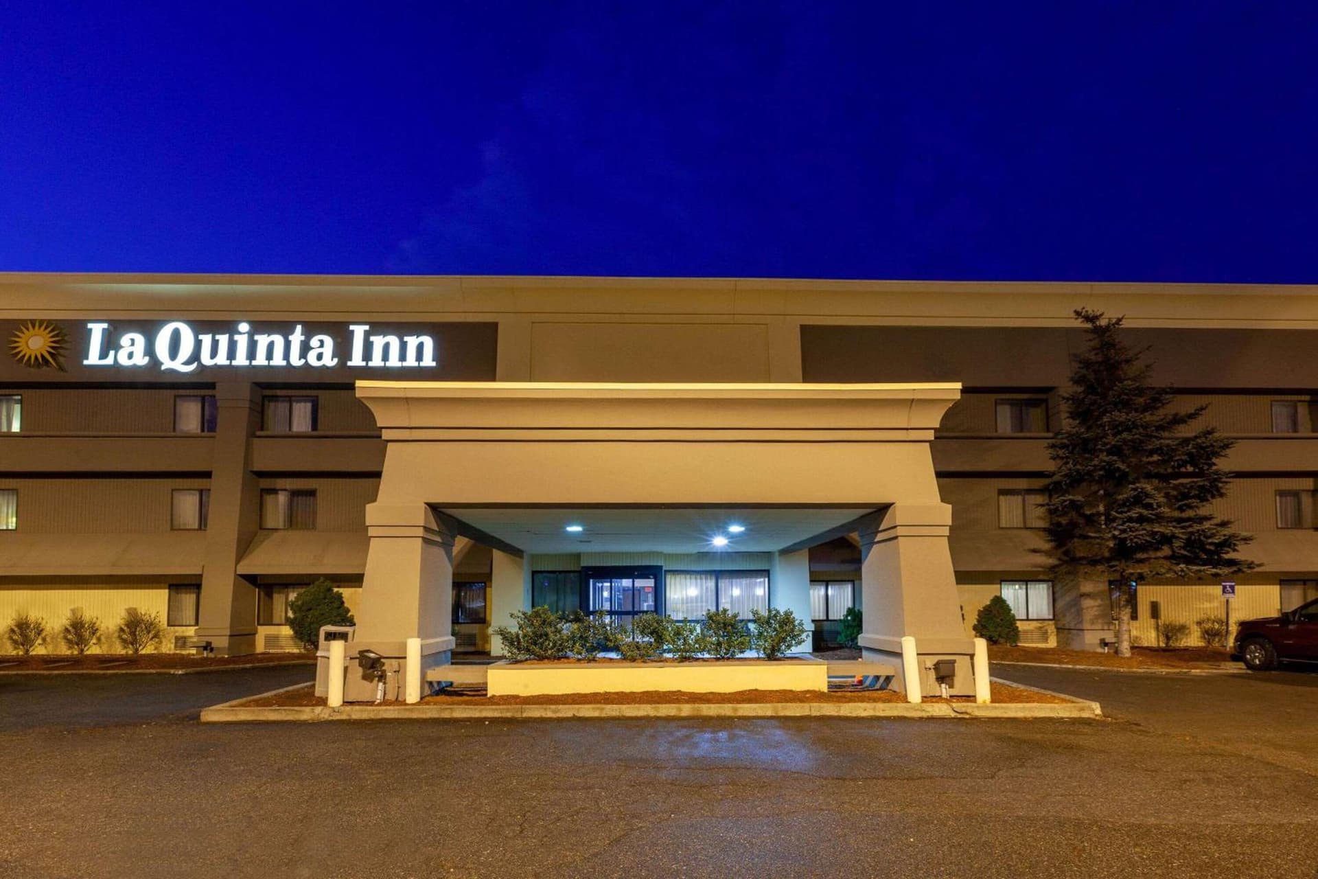 La Quinta Inn by Wyndham Detroit Canton property views in Canton — gallery photo 3